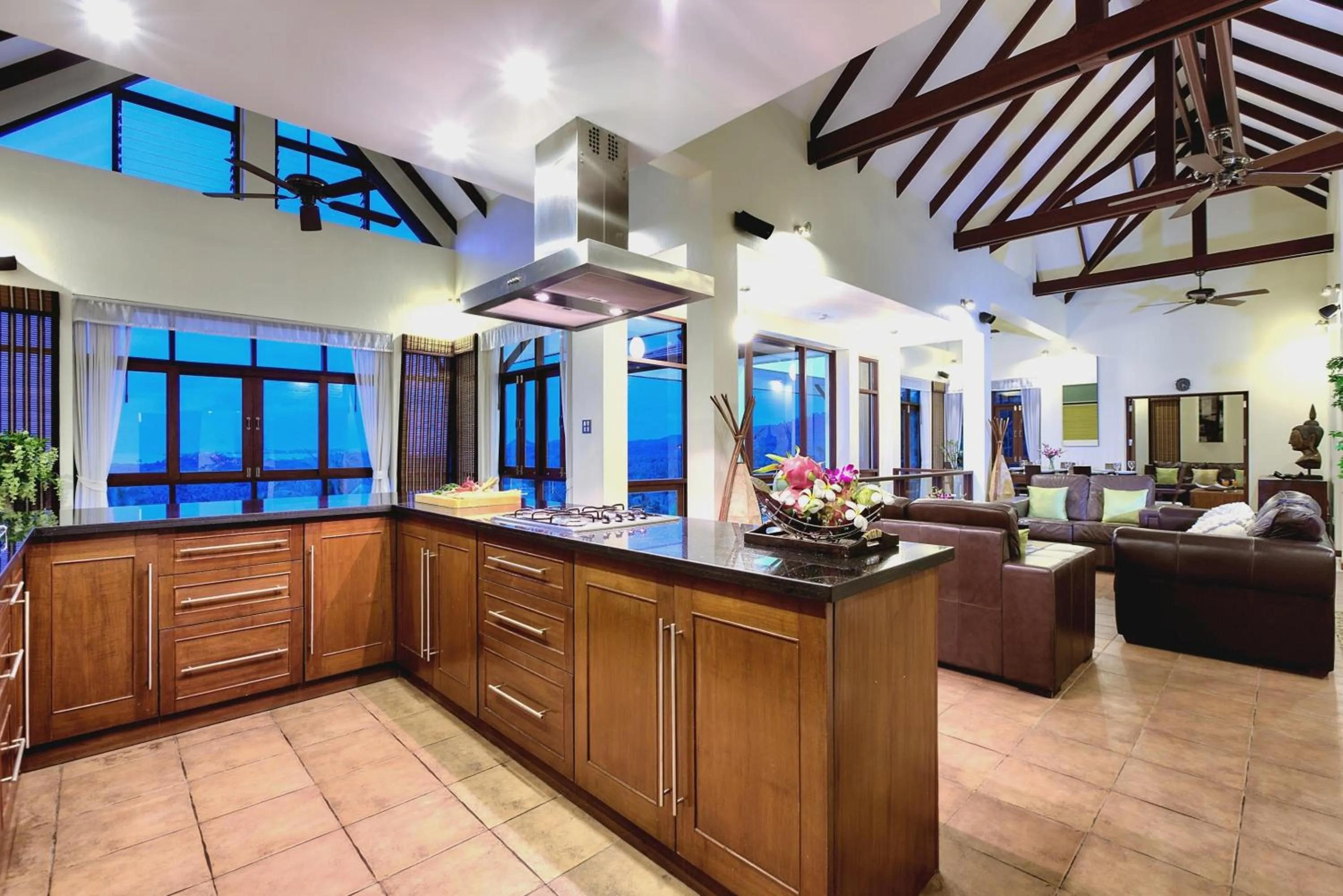 Kitchen or kitchenette in Villa Ma Phraaw - Ban Tai Ocean View Villa