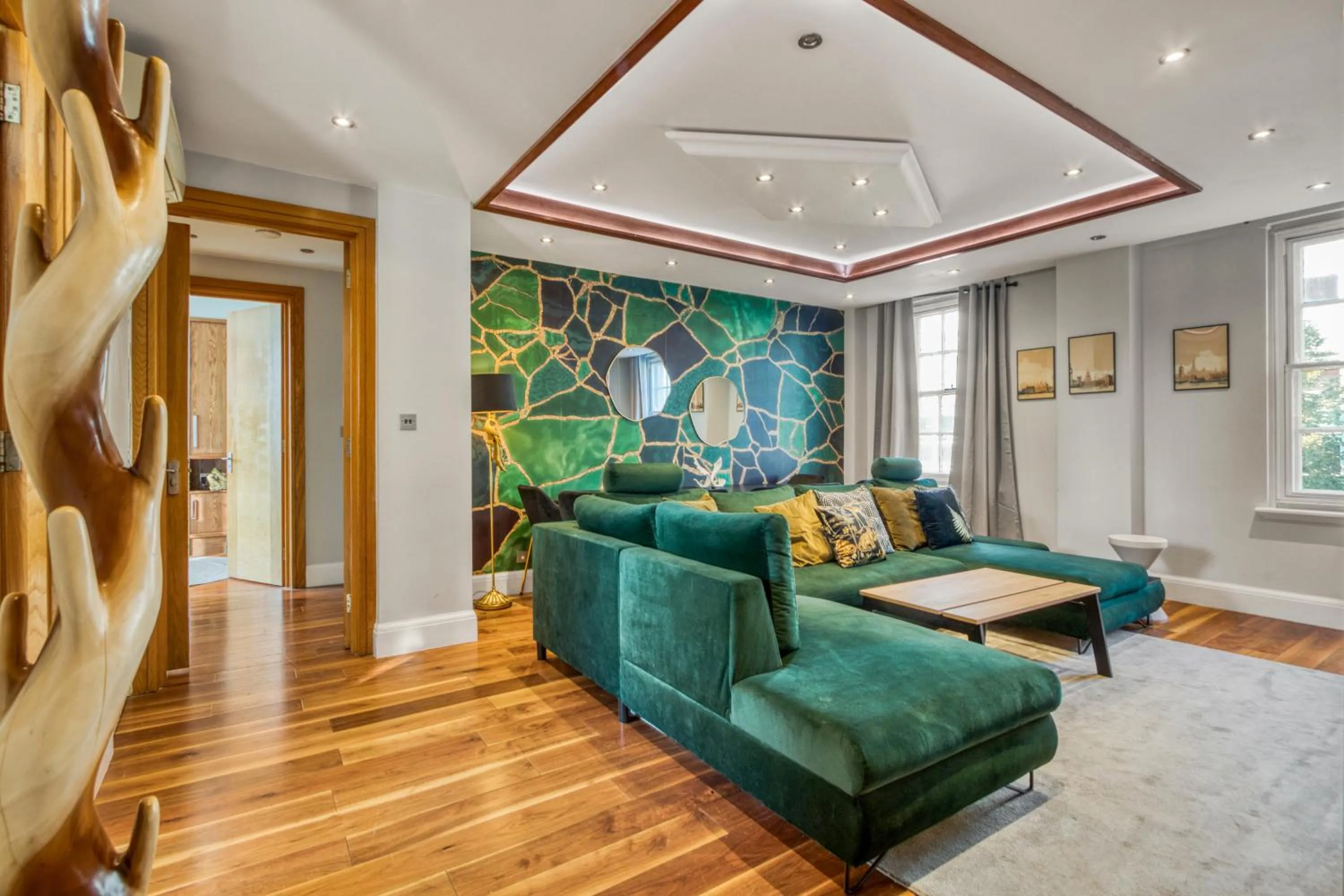 Luxe - Hyde Park - 2Bed 3Bath A/C + Lift