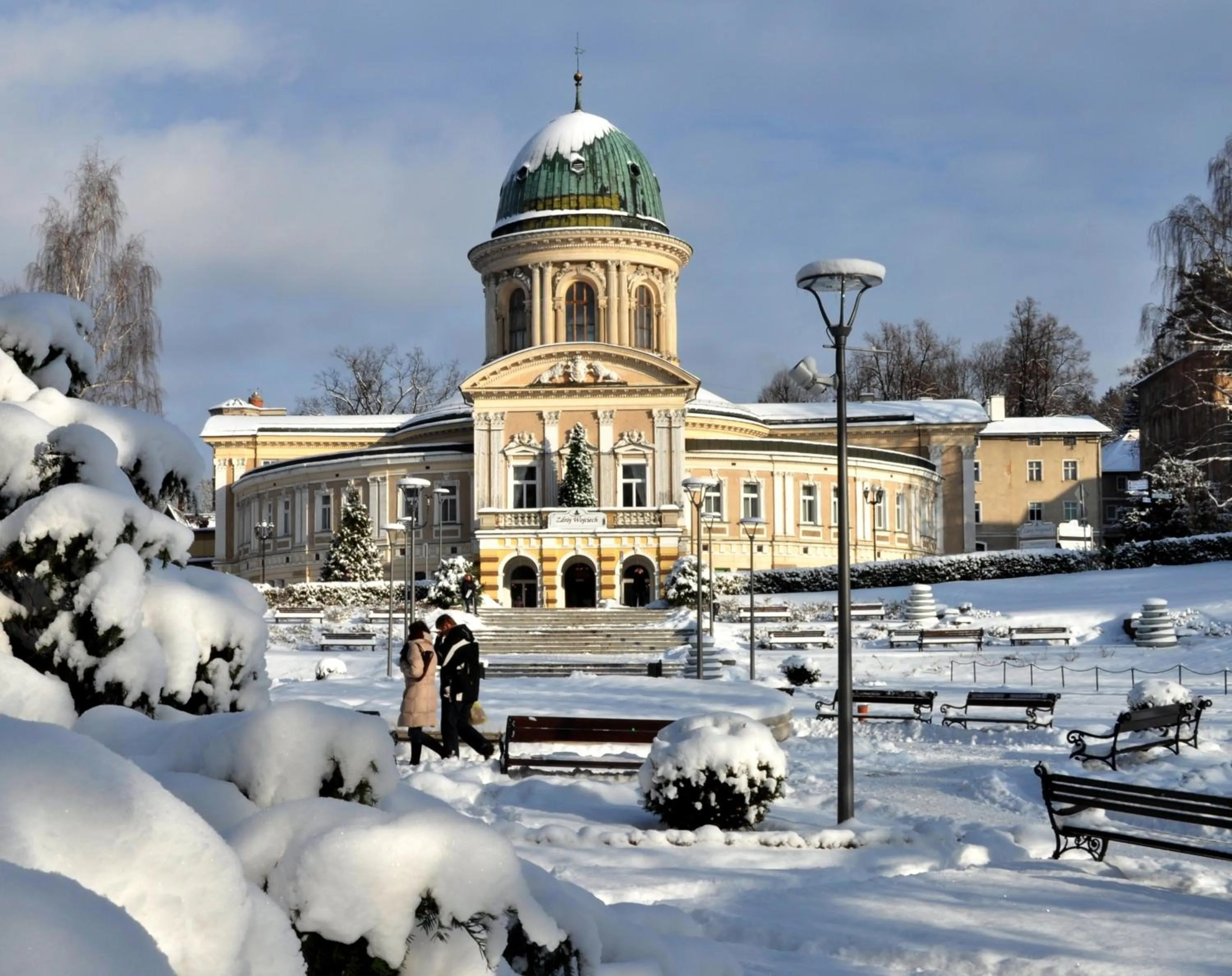 Facade/entrance in Zdrój Wojciech