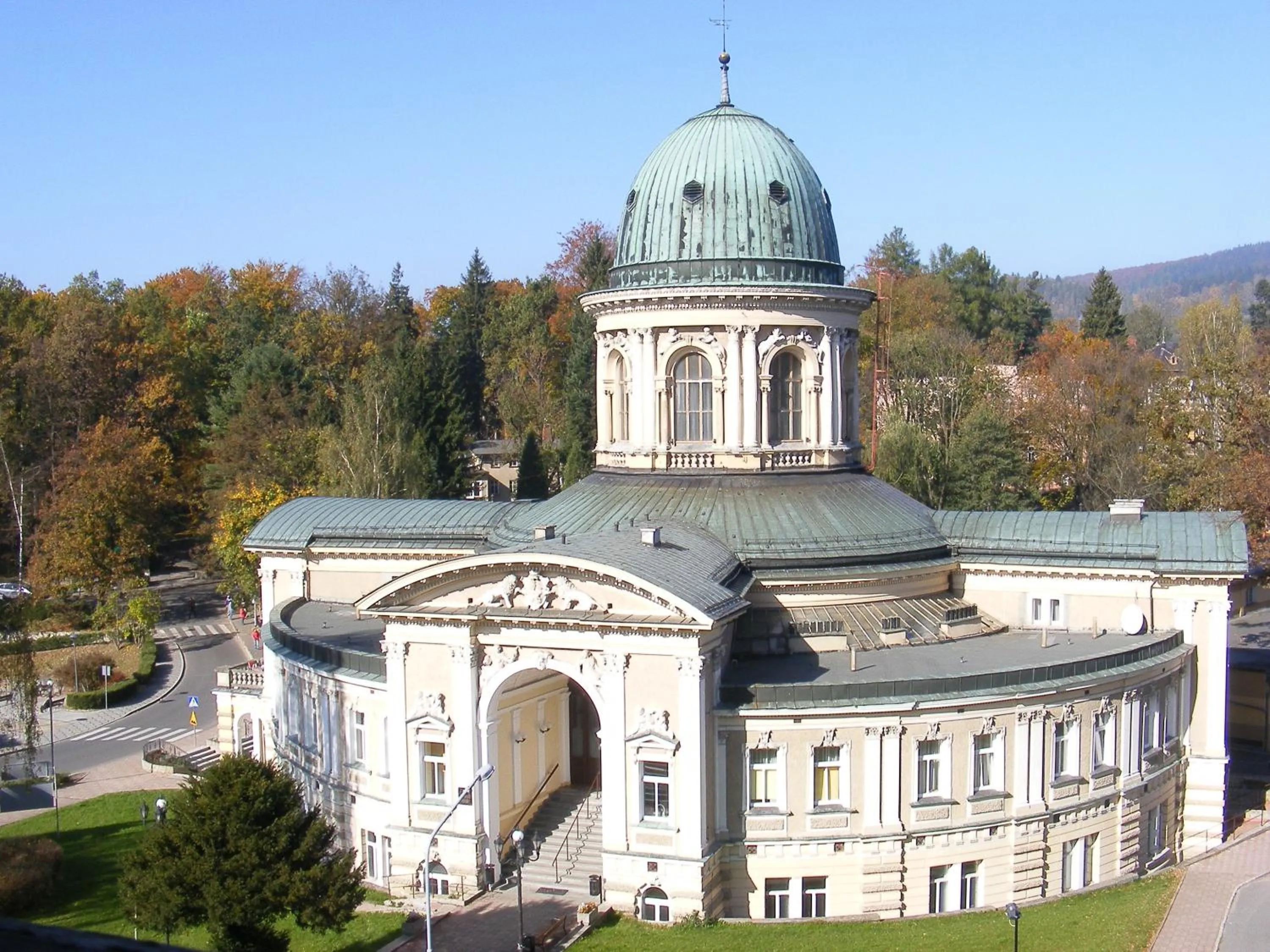 Facade/entrance in Zdrój Wojciech