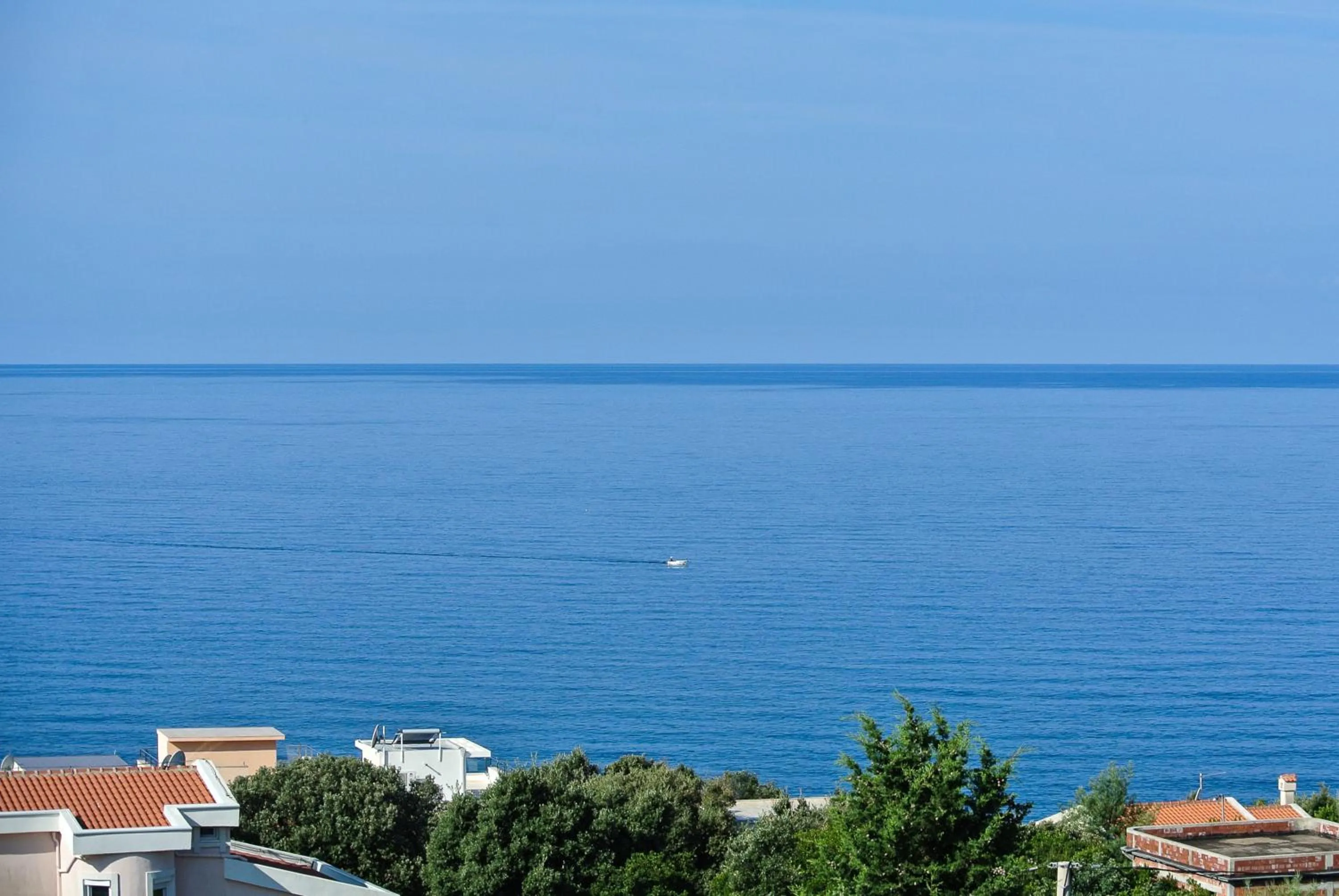 Five-Bedroom Apartment with Terrace and Sea View in Apartments Klara