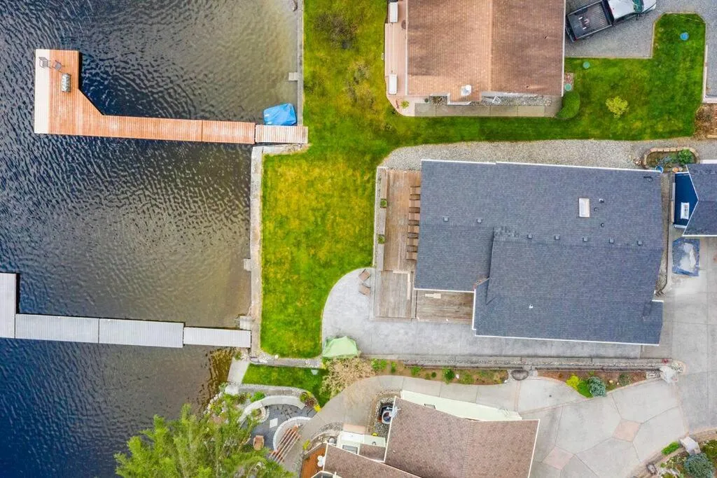 Idyllic Lakeside Getaway - Hidden Gem