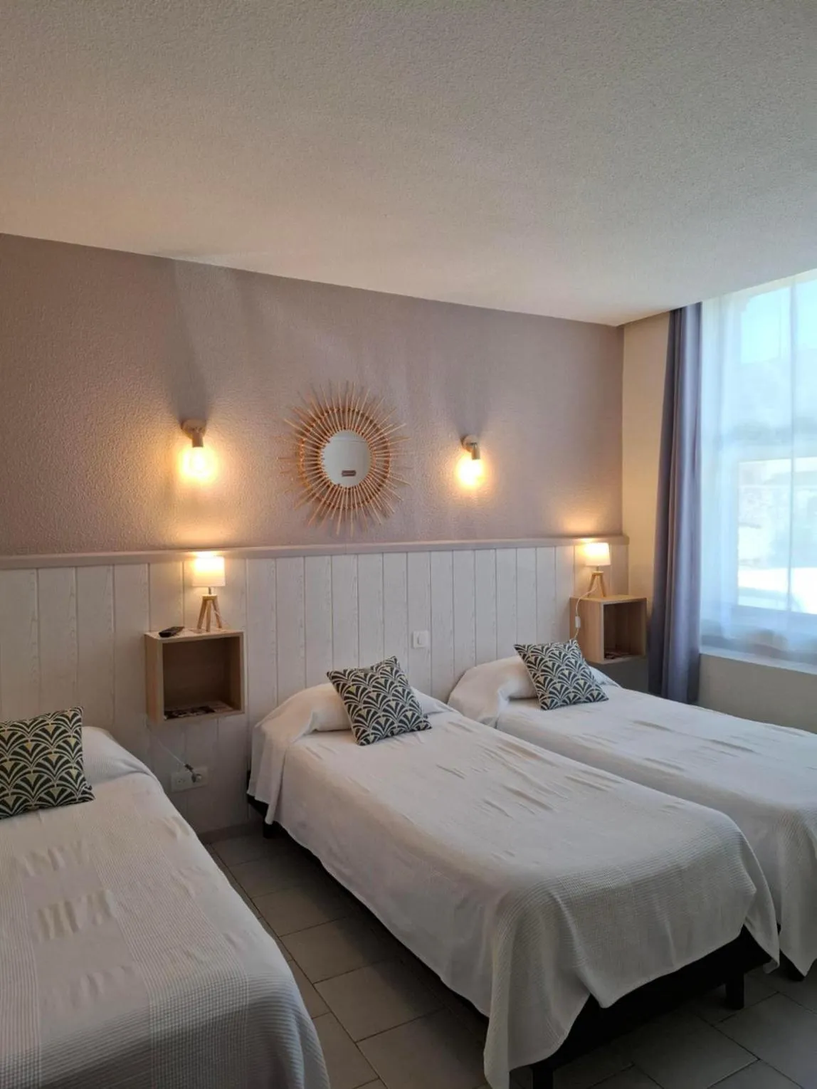 Photo of the whole room, Bed in Hotel Les Bellugues