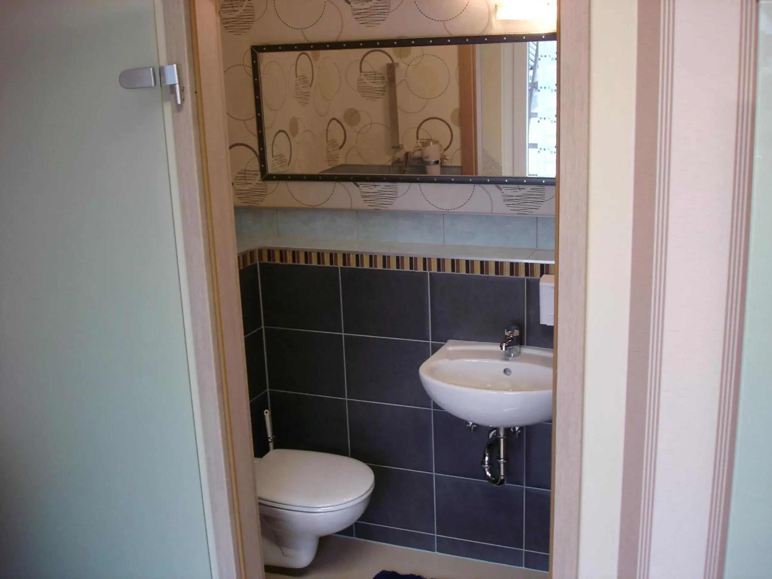 Apartment with Balcony - single occupancy in ILMHOFpension Apartment with Balcony - single occupancy in ILMHOFpension