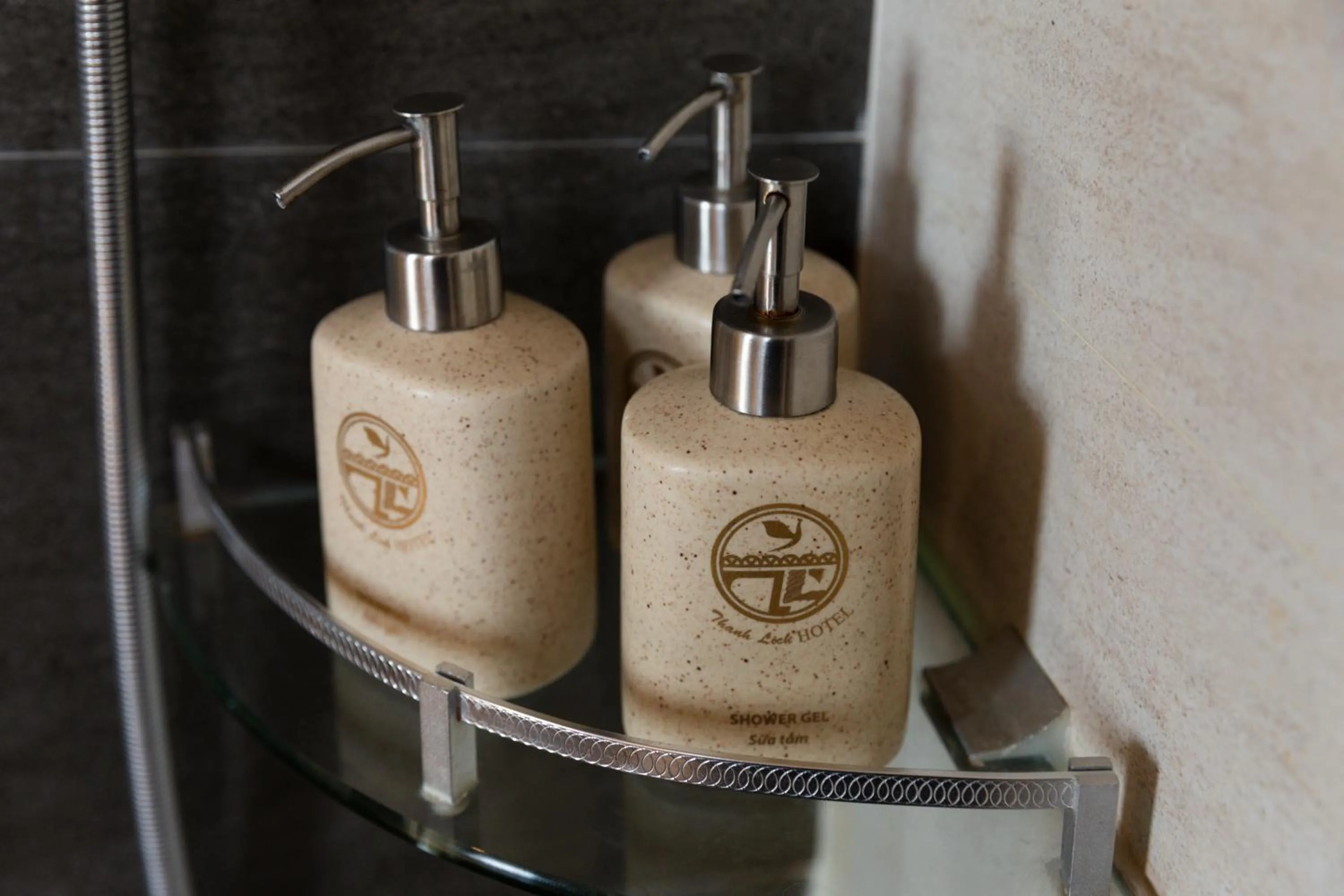 Shower in Thanh Lich Royal Boutique