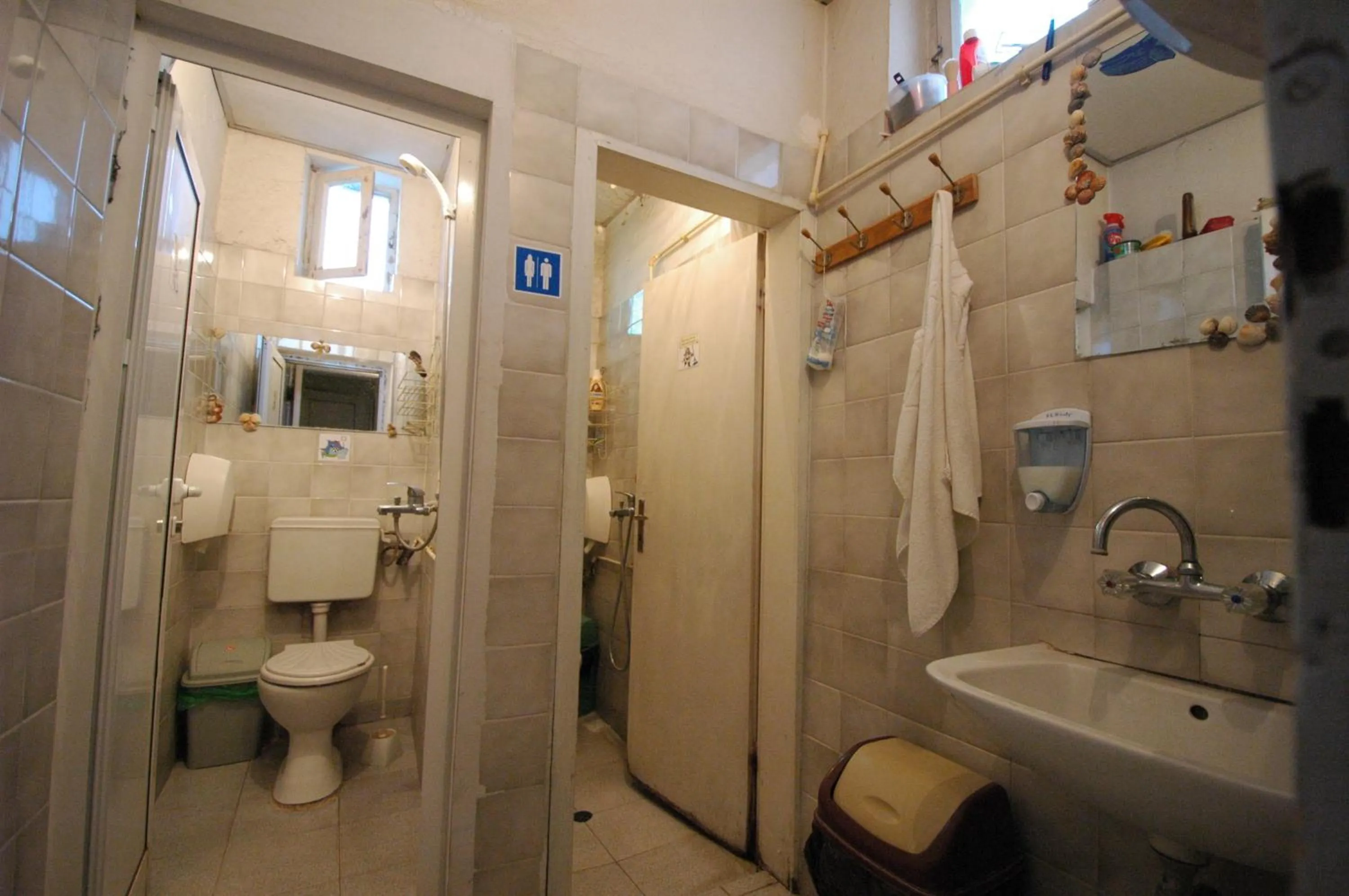 Bathroom in Yo Ho Hostel
