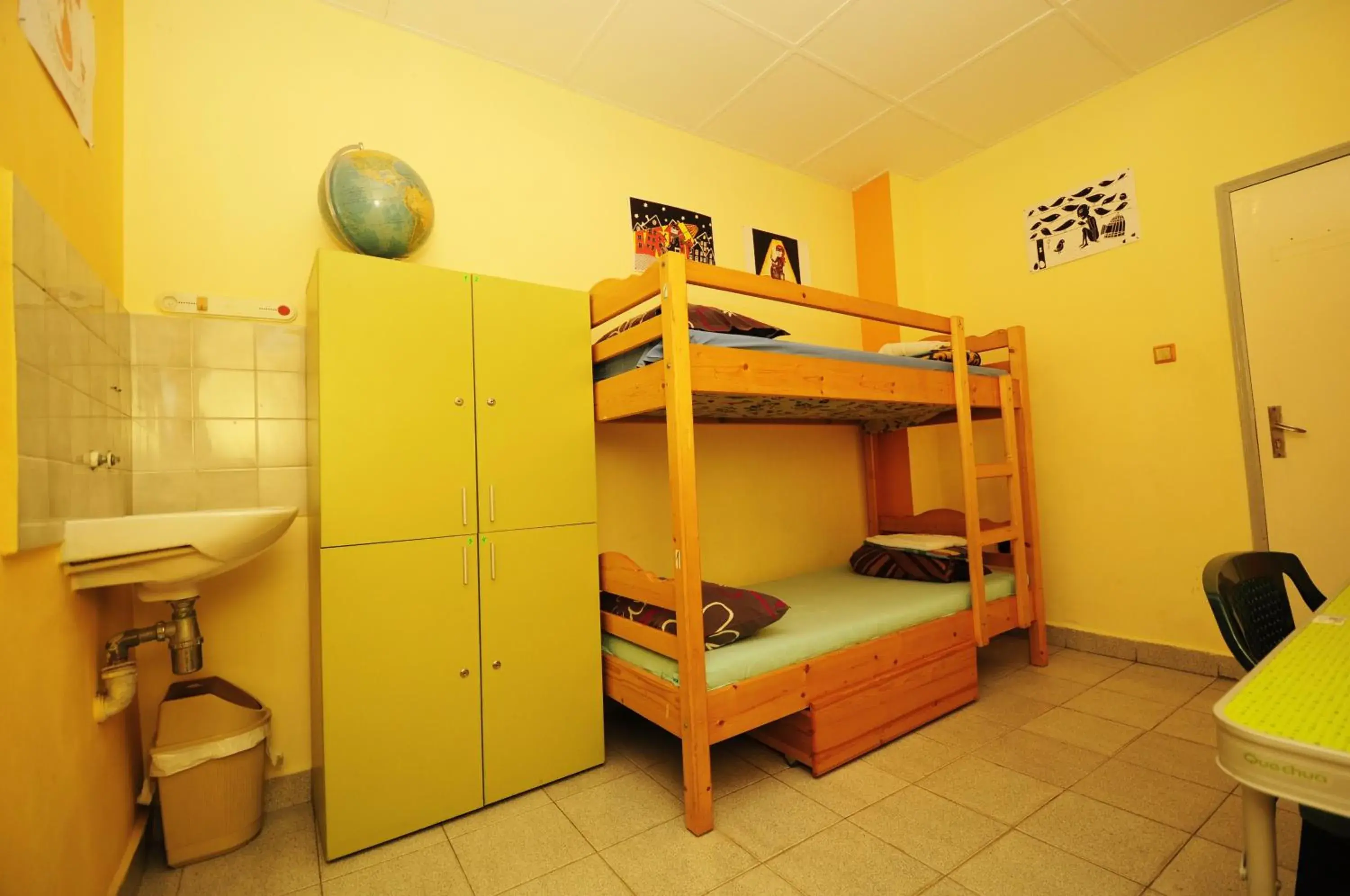 Twin Room with Shared Bathroom in Yo Ho Hostel Twin Room with Shared Bathroom in Yo Ho Hostel