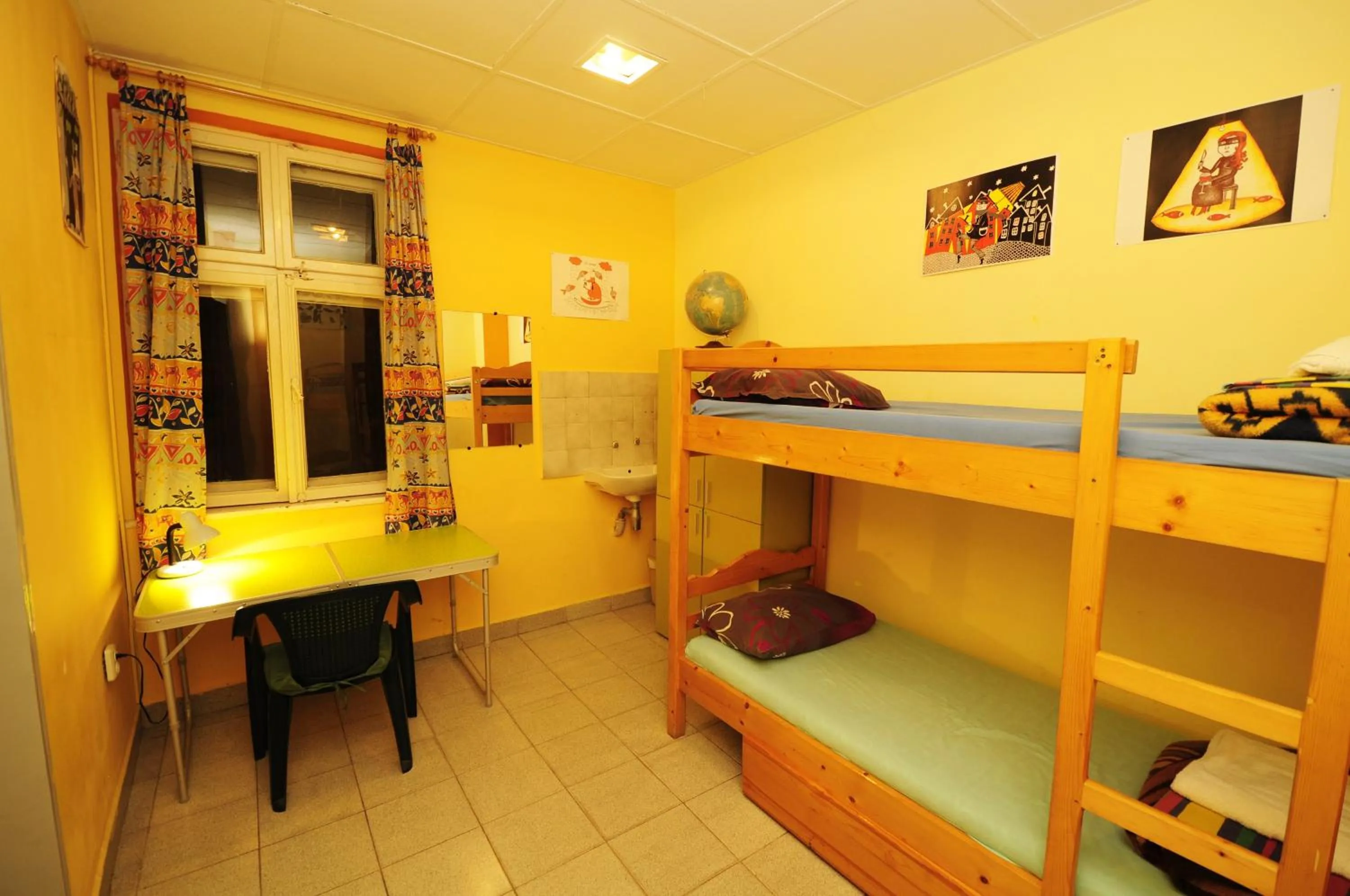 City view, Bed in Yo Ho Hostel