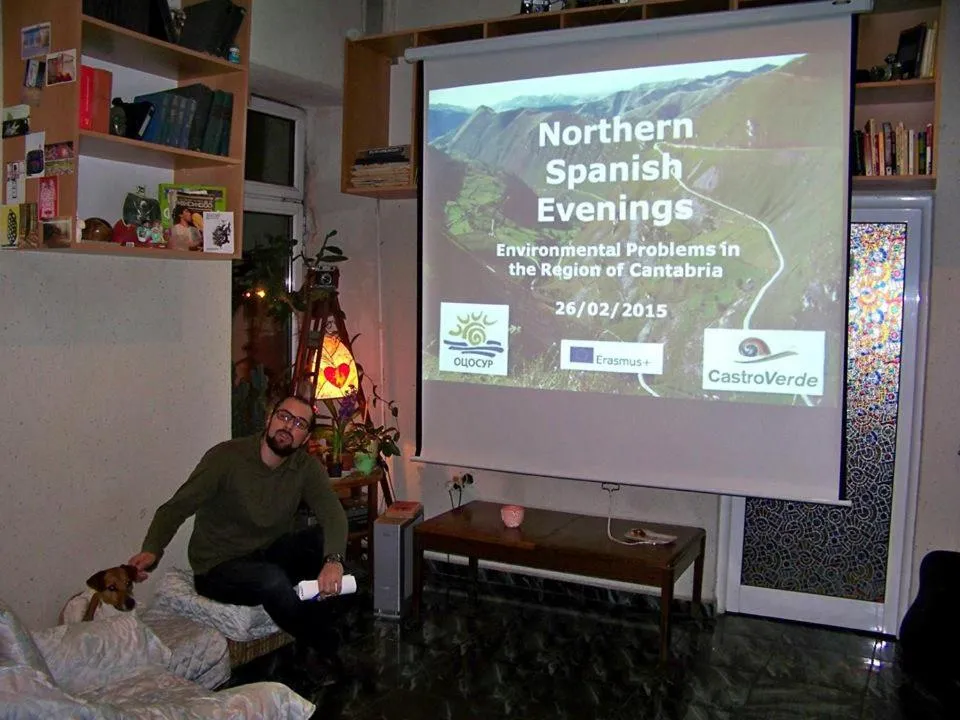 Communal lounge/ TV room in Yo Ho Hostel