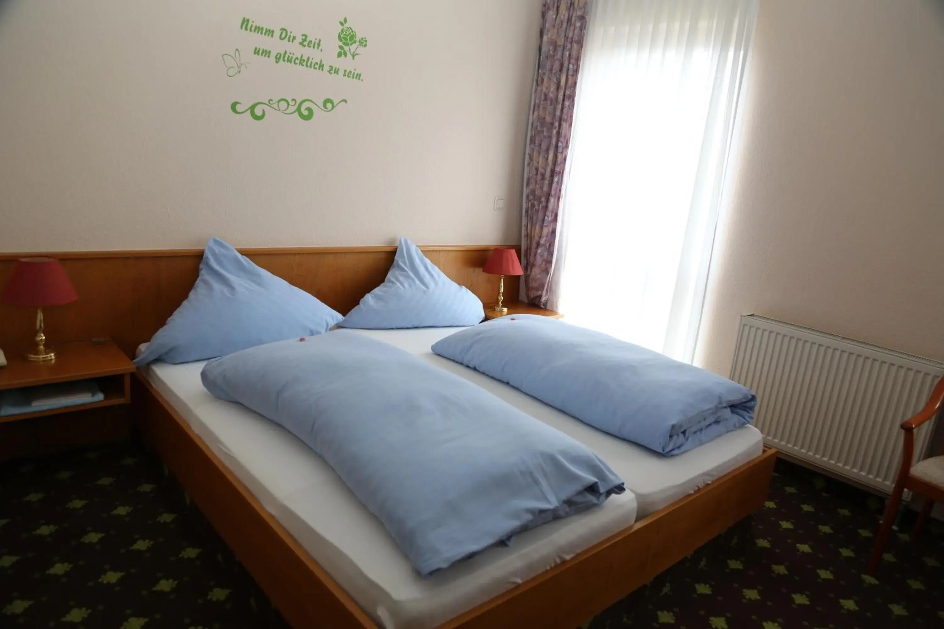 Triple Room in Hotel Taunus Residence Triple Room in Hotel Taunus Residence