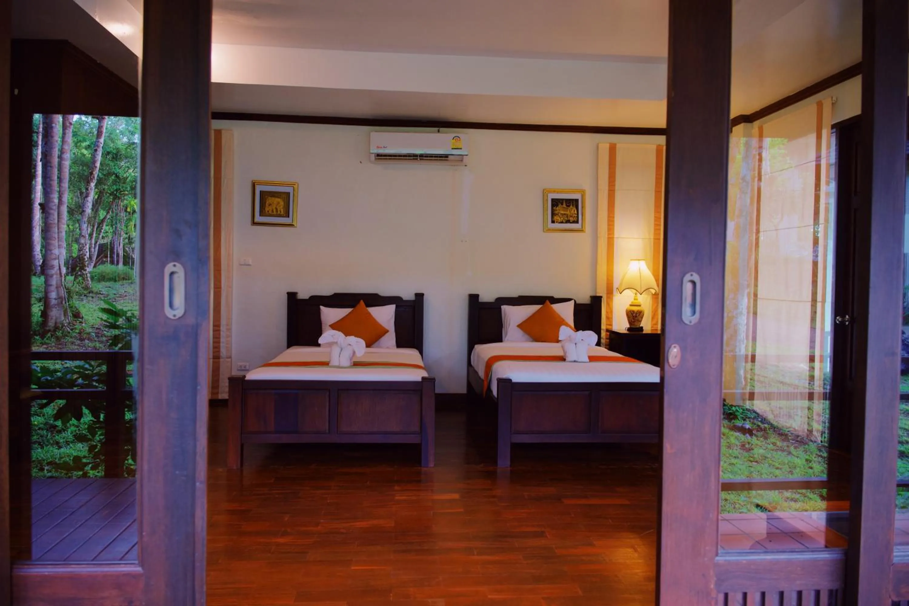 Bed in Kooncharaburi Resort - Koh Chang