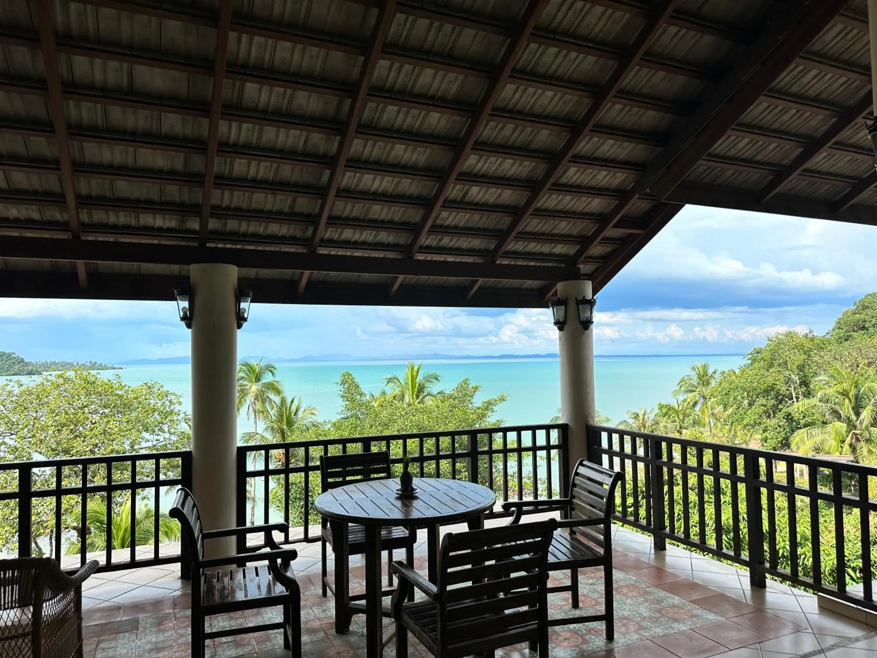 Restaurant/places to eat in Kooncharaburi Resort - Koh Chang Restaurant/places to eat in Kooncharaburi Resort - Koh Chang