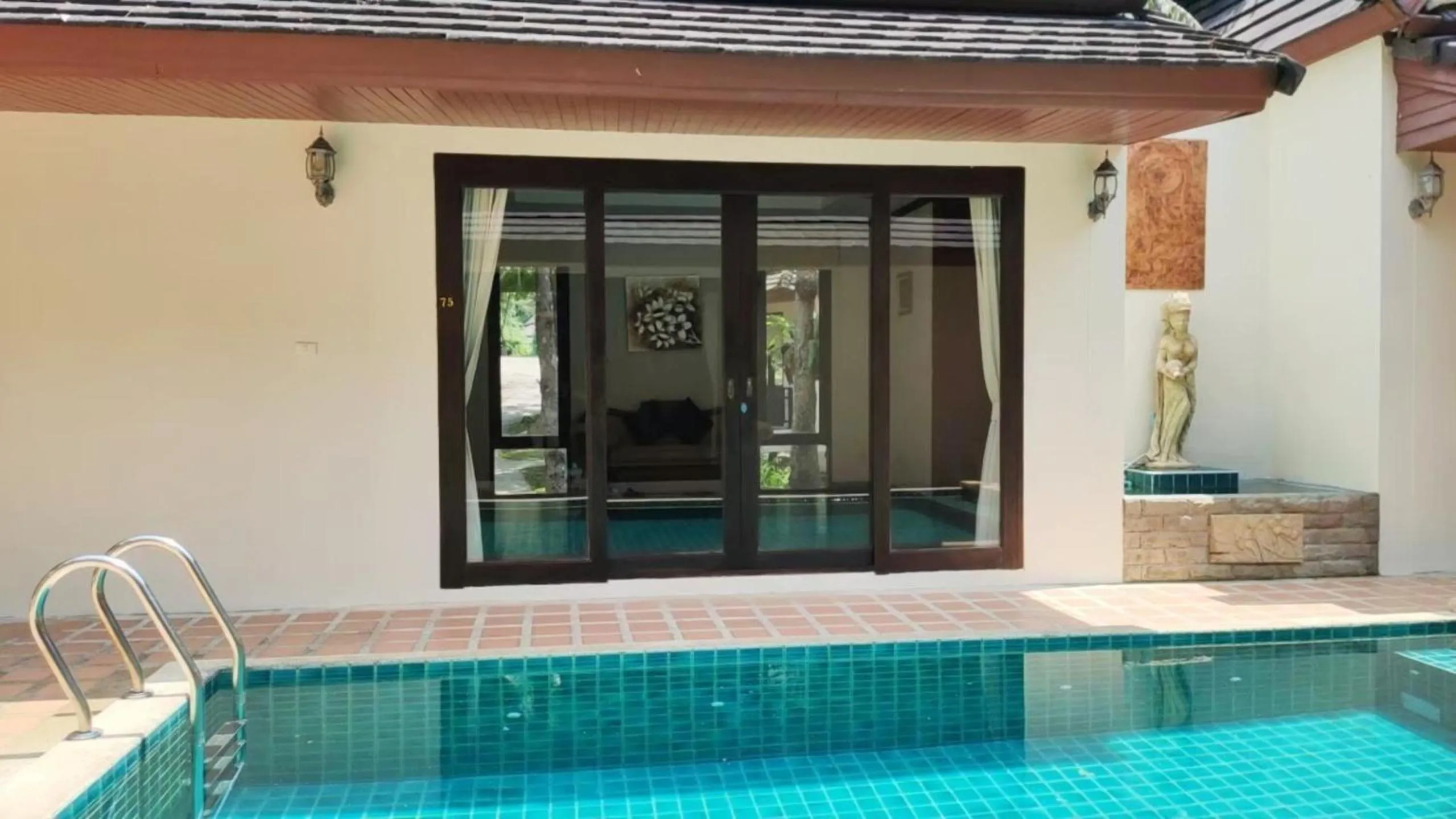 Pool view in Kooncharaburi Resort - Koh Chang