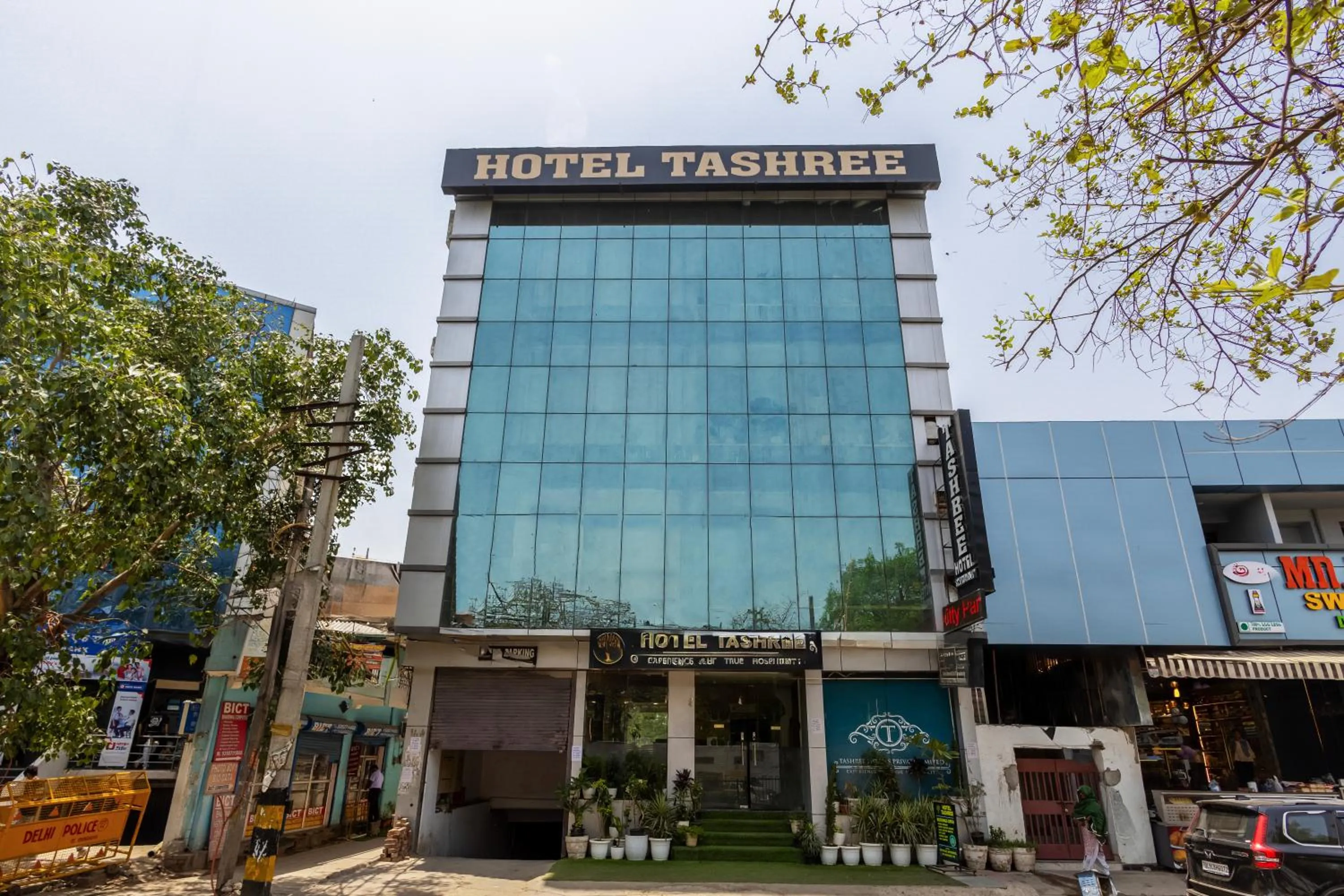 Yahobhoomi Hotel Tashree Dwarka Sector 23