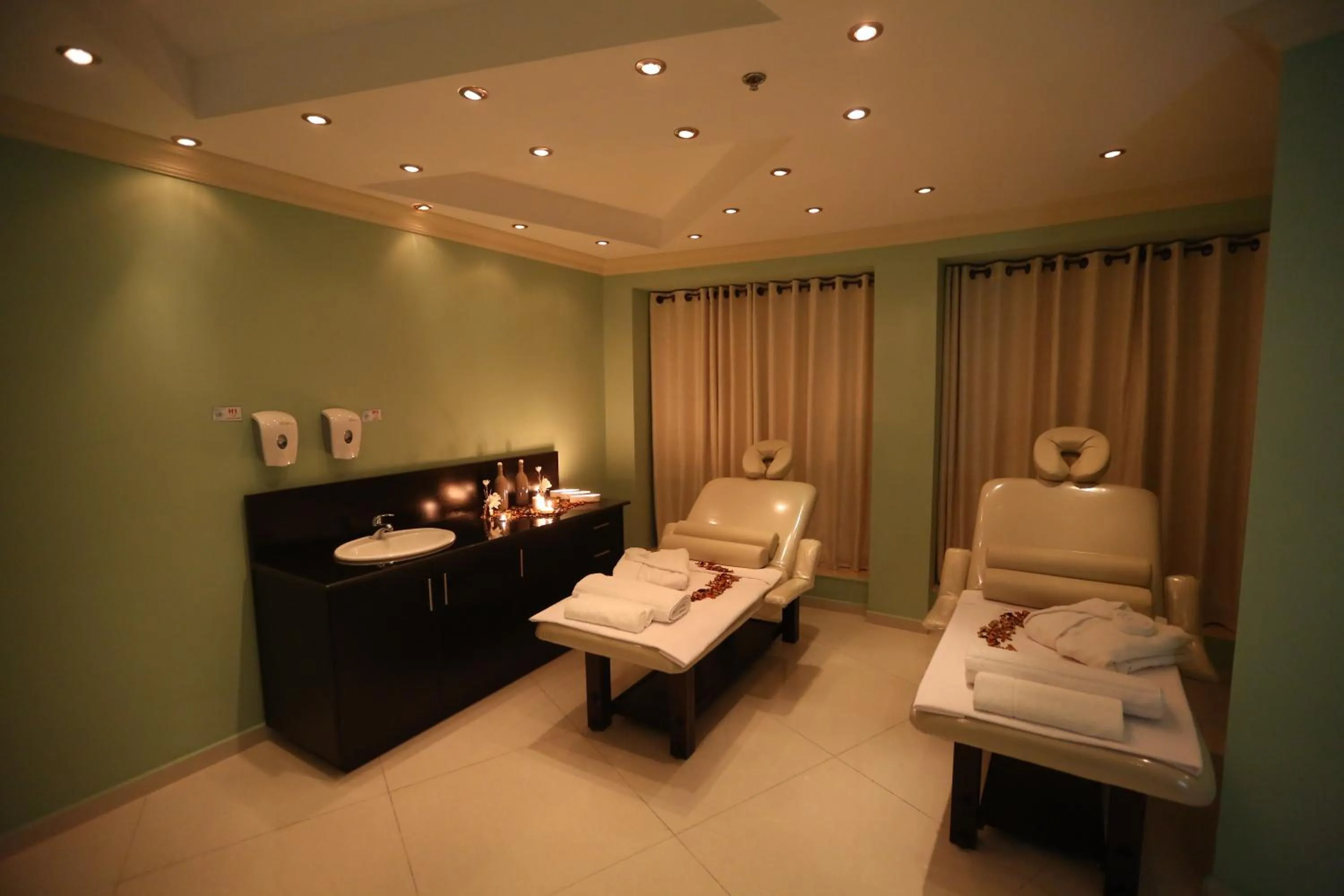 Spa and wellness centre/facilities in Palestine Plaza Hotel