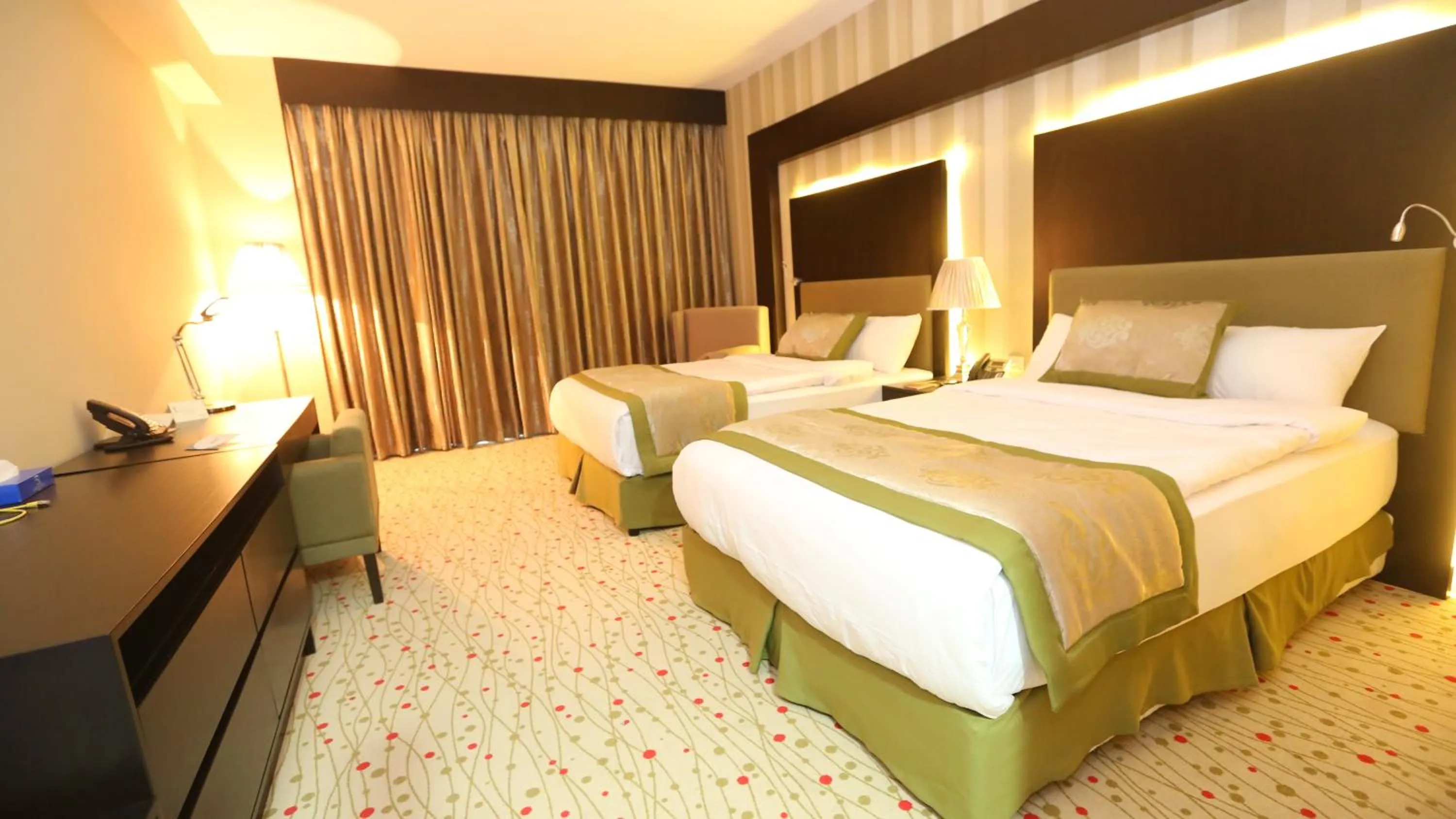 Bedroom, Bed in Palestine Plaza Hotel