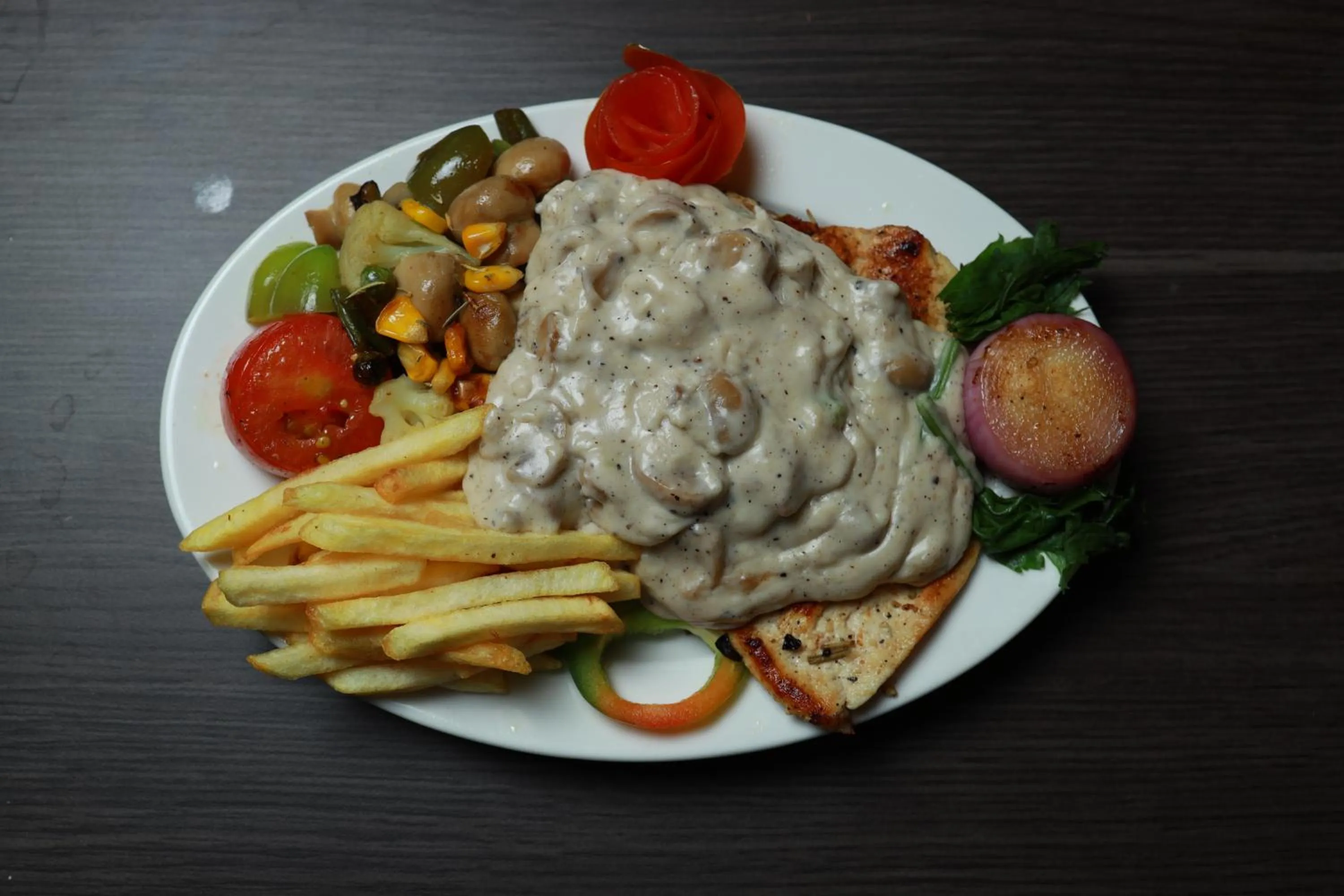 Food and drinks in Goodland Elegance