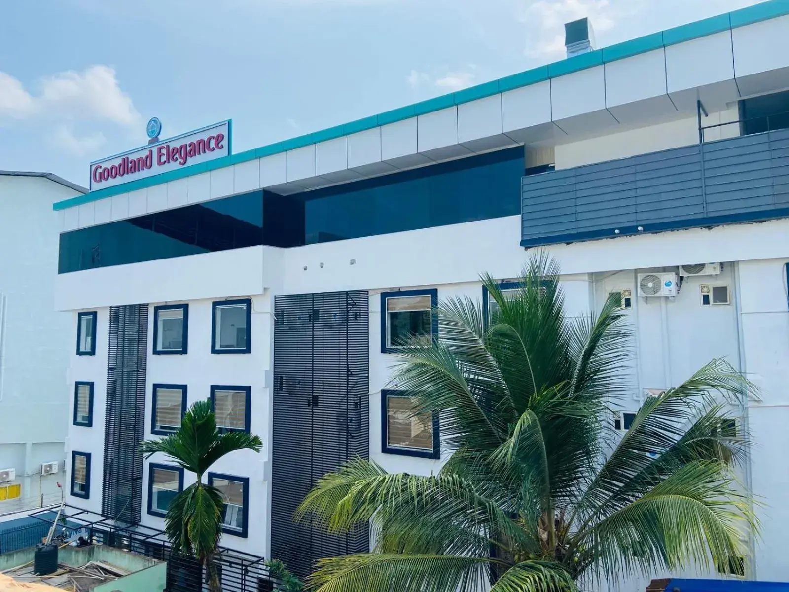 Property building in Goodland Elegance Property building in Goodland Elegance