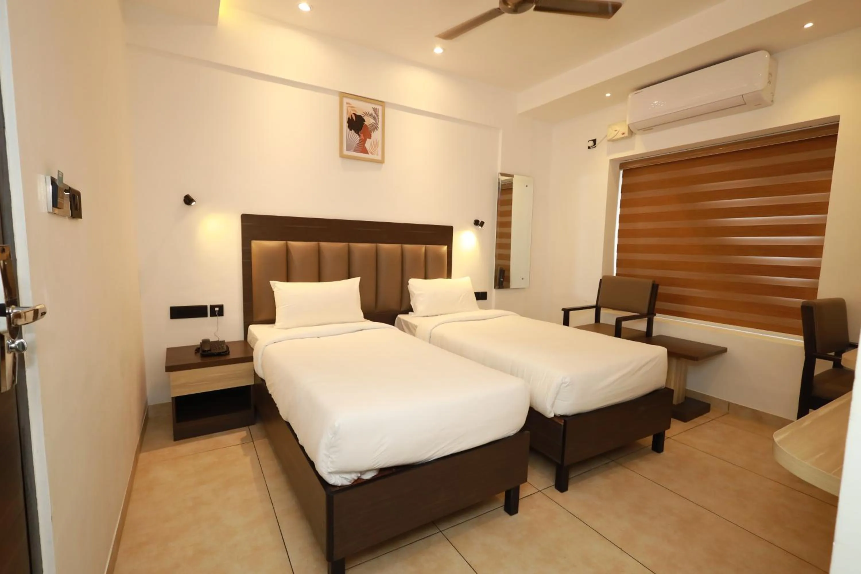 Bed in Goodland Elegance