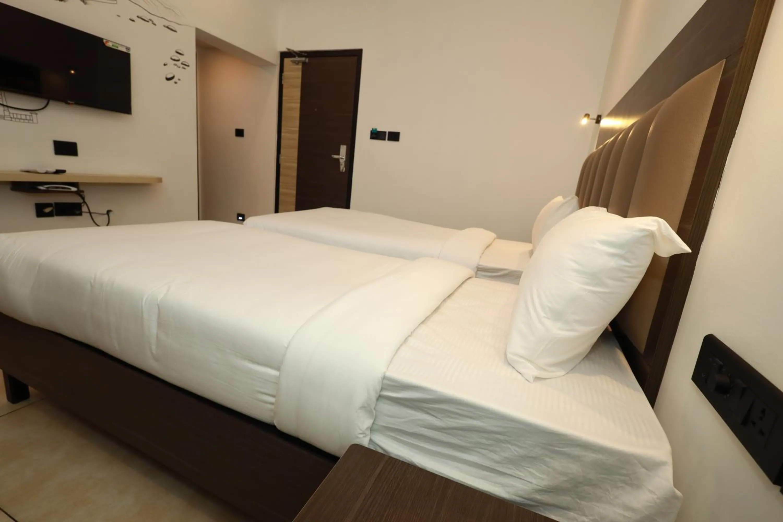 TV and multimedia, Bed in Goodland Elegance