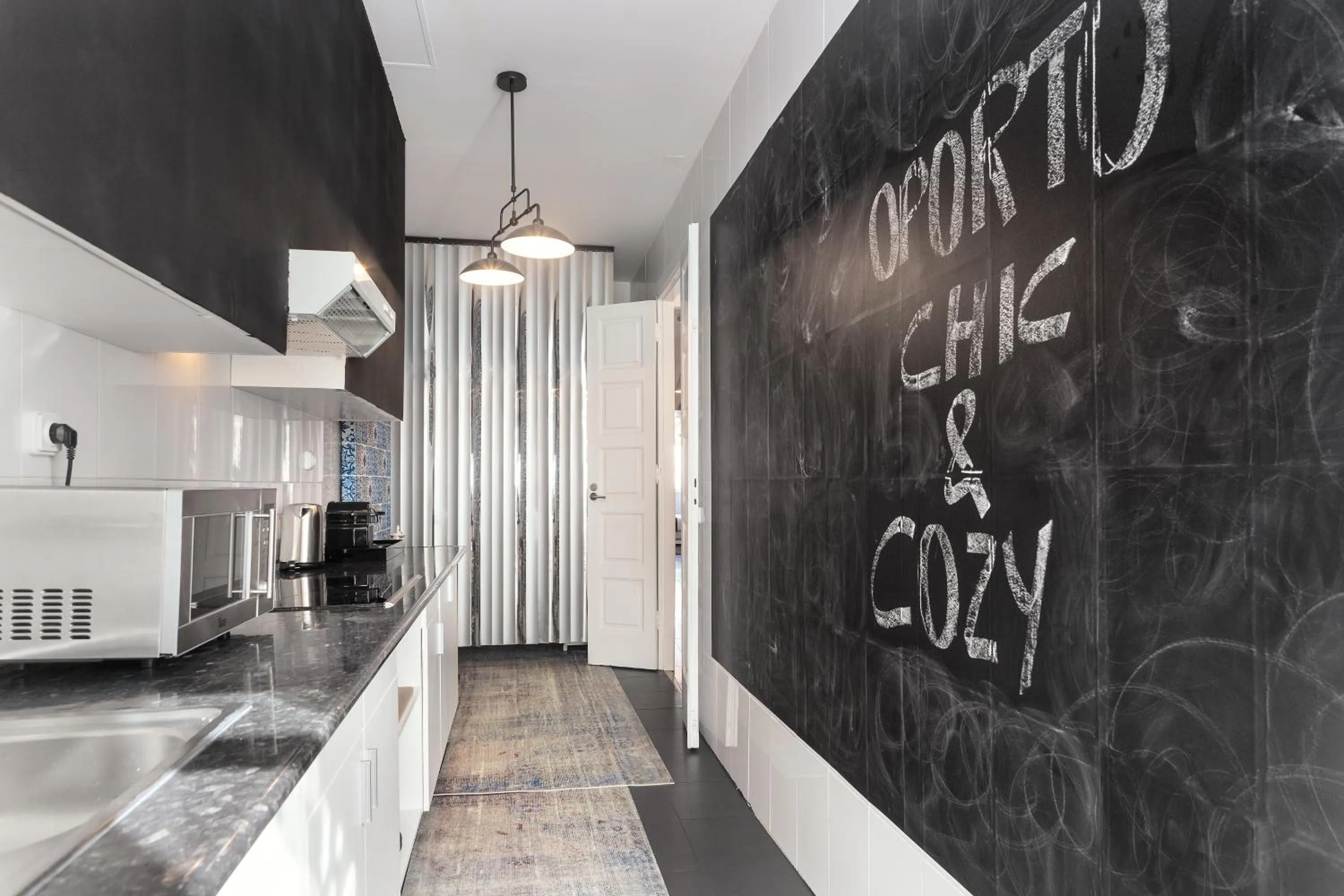 Coffee/tea facilities in Oporto Chic & Cozy Studio Apartments