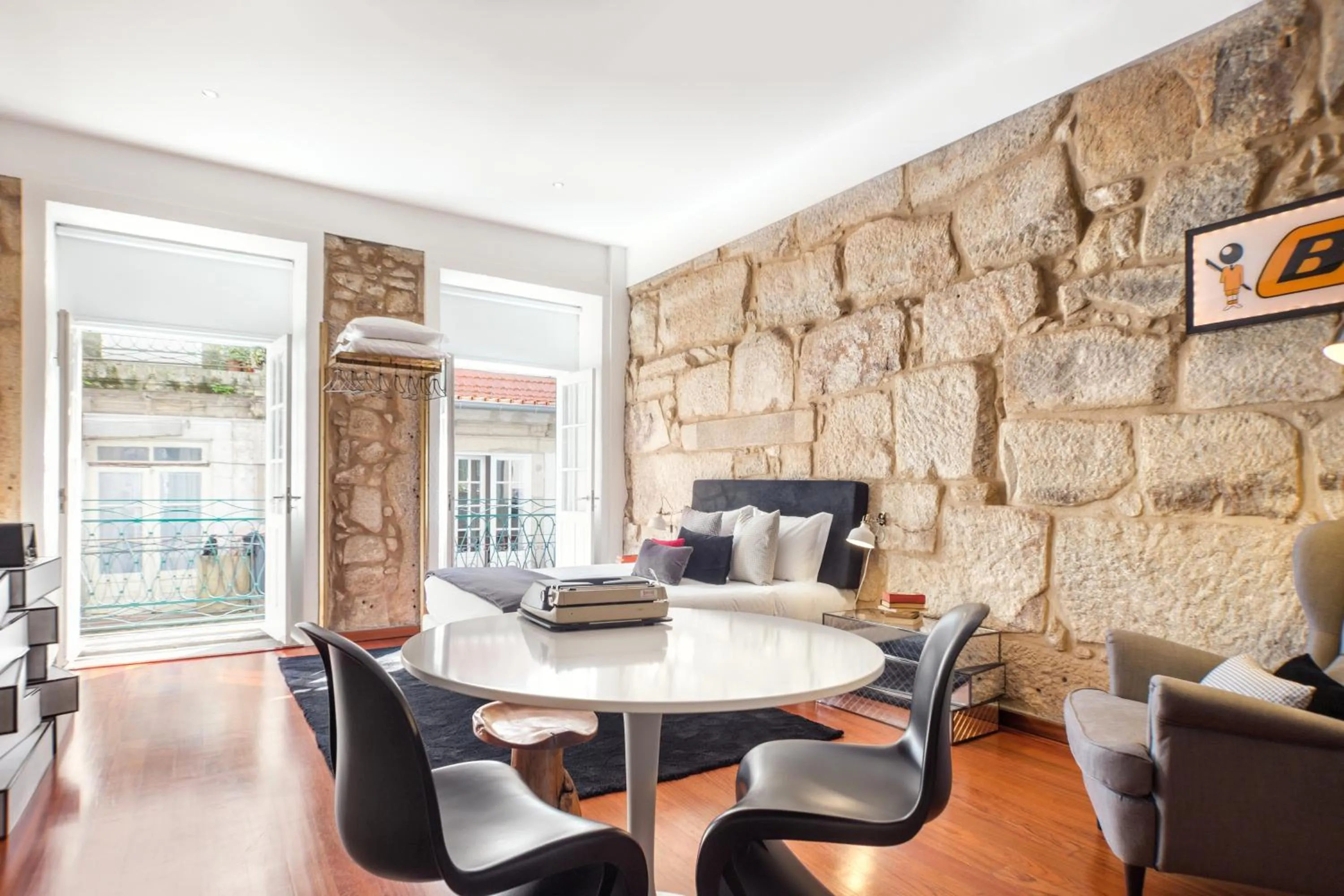 Dining area in Oporto Chic & Cozy Studio Apartments