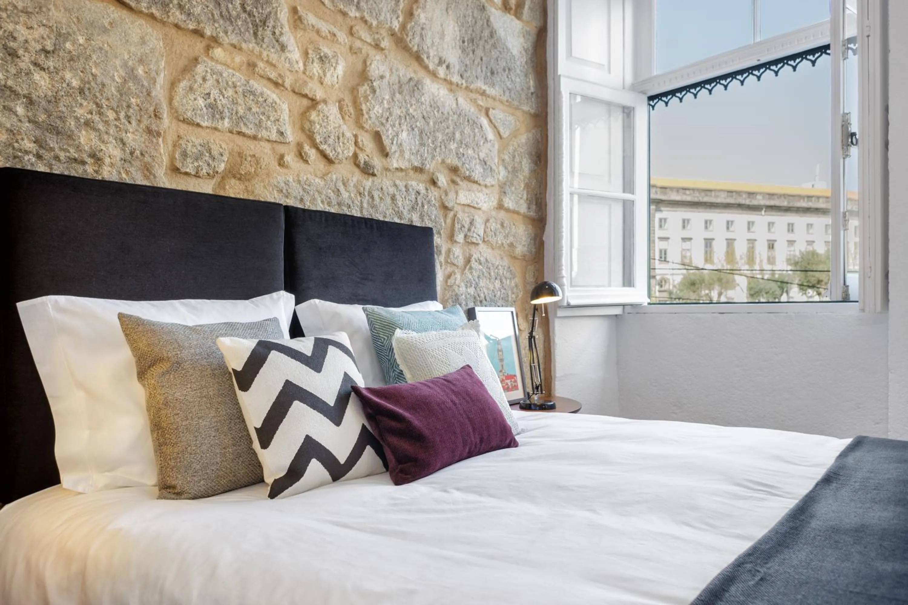 Bedroom, Bed in Oporto Chic & Cozy Studio Apartments