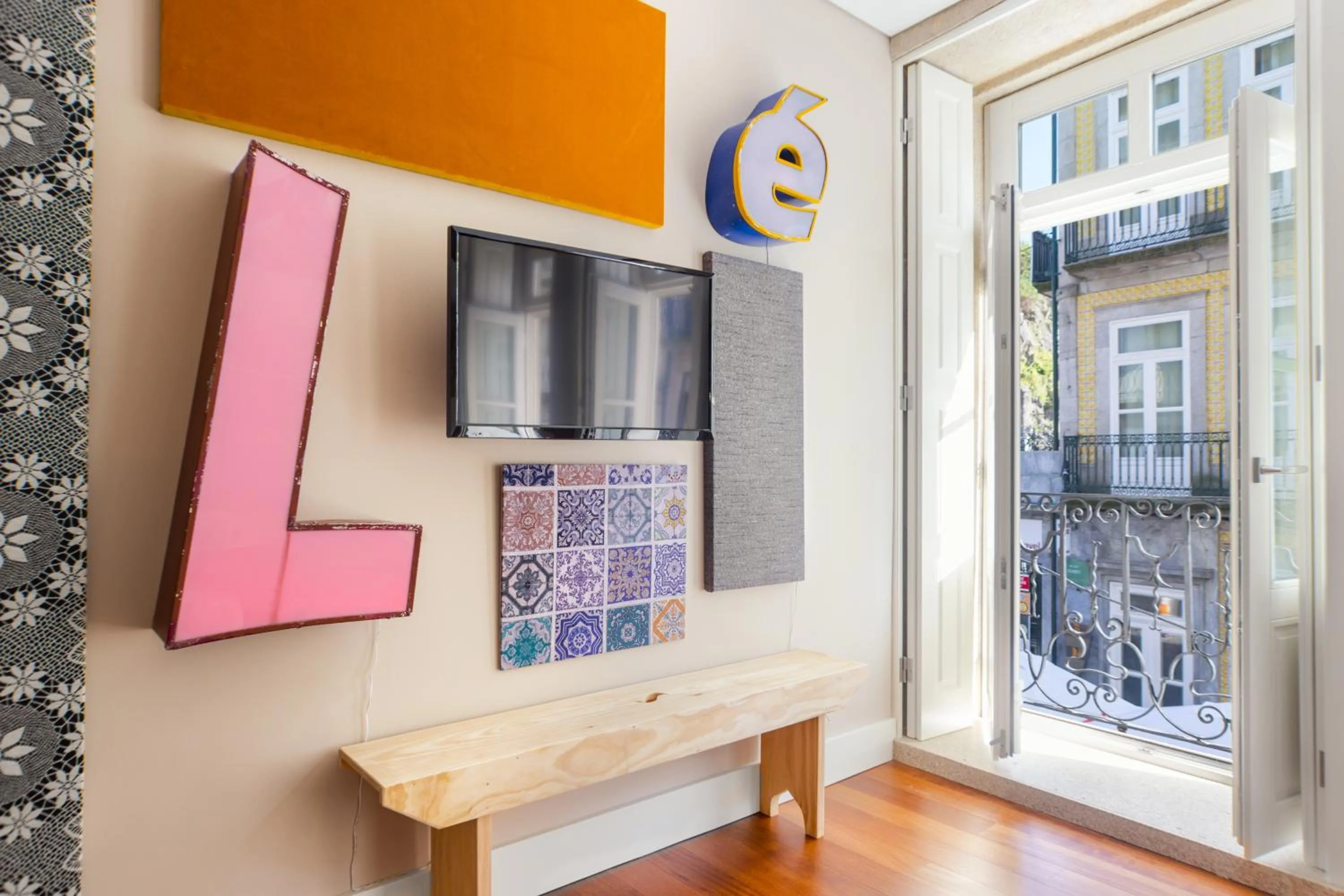 TV and multimedia in Oporto Chic & Cozy Studio Apartments