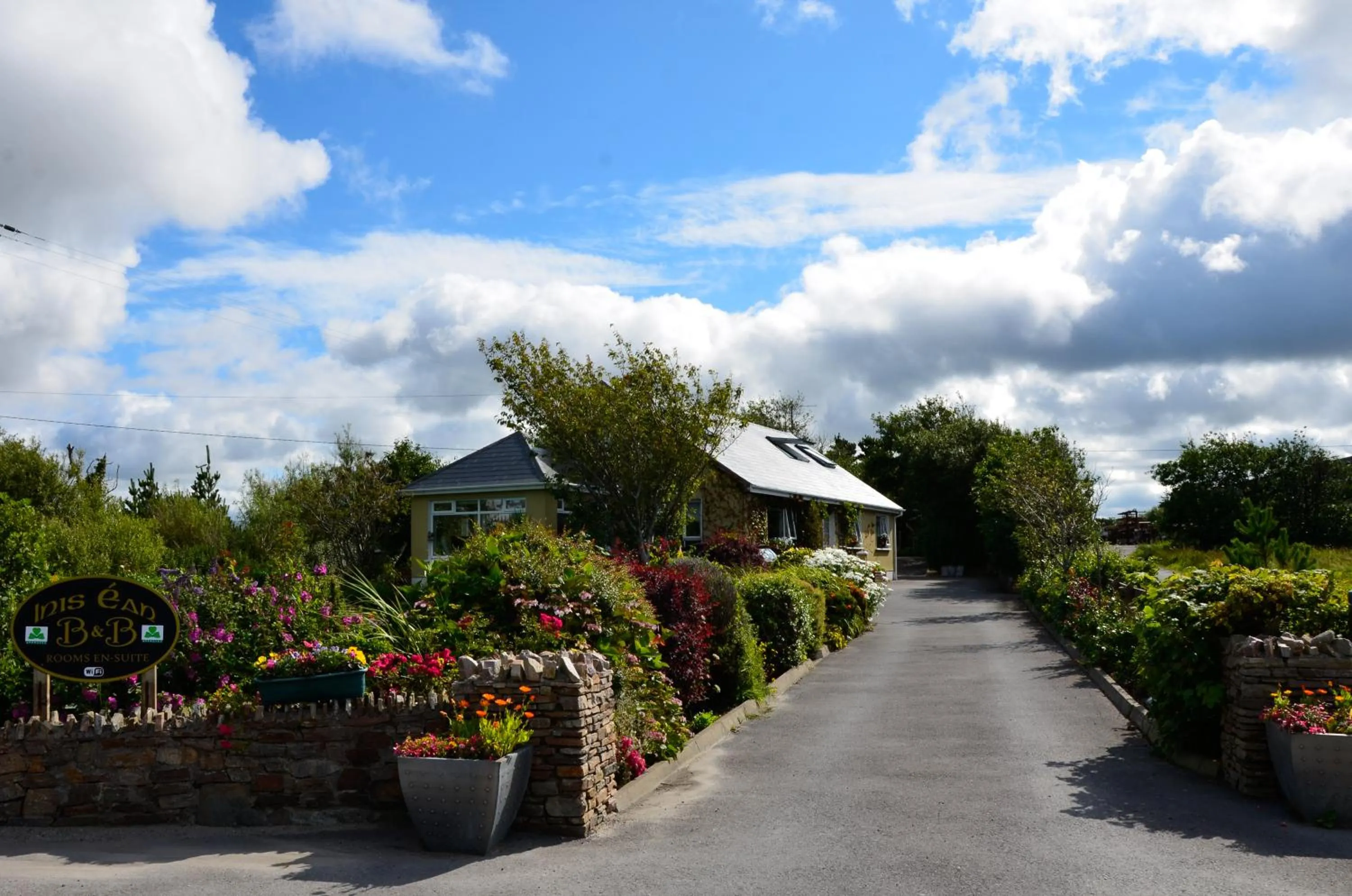 Facade/entrance in Inisean Ocean View