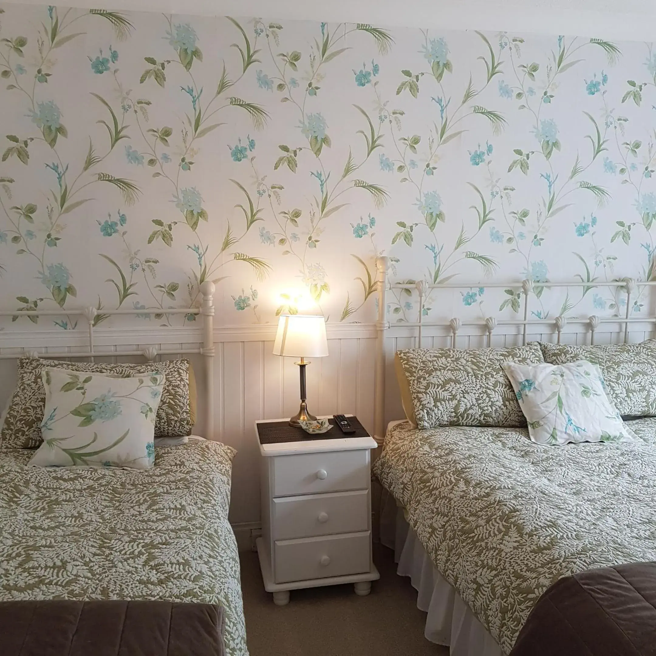 Double or Twin Room - single occupancy in Inisean Ocean View Double or Twin Room - single occupancy in Inisean Ocean View