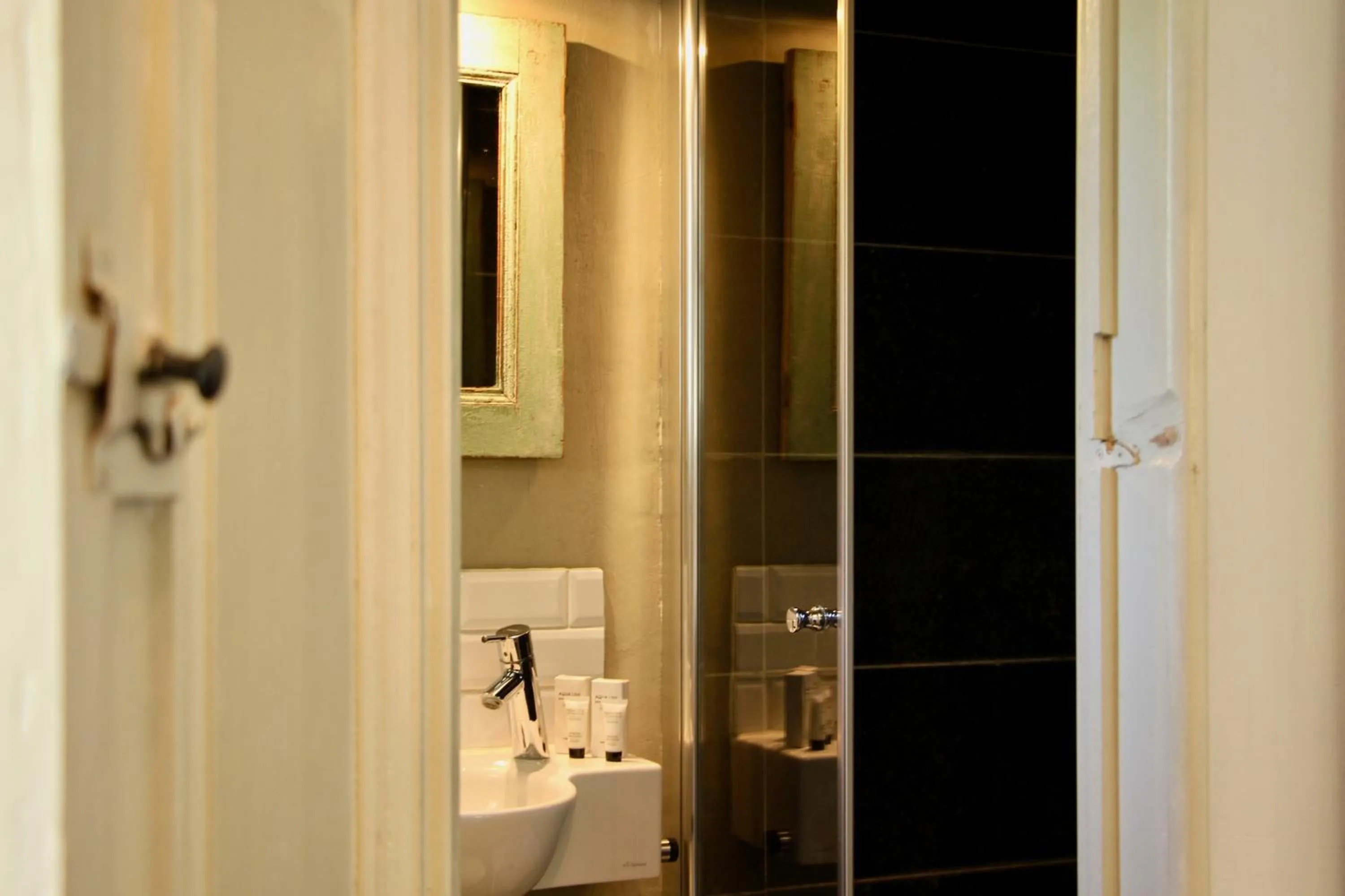 Shower in B&B Het Stille Genoegen