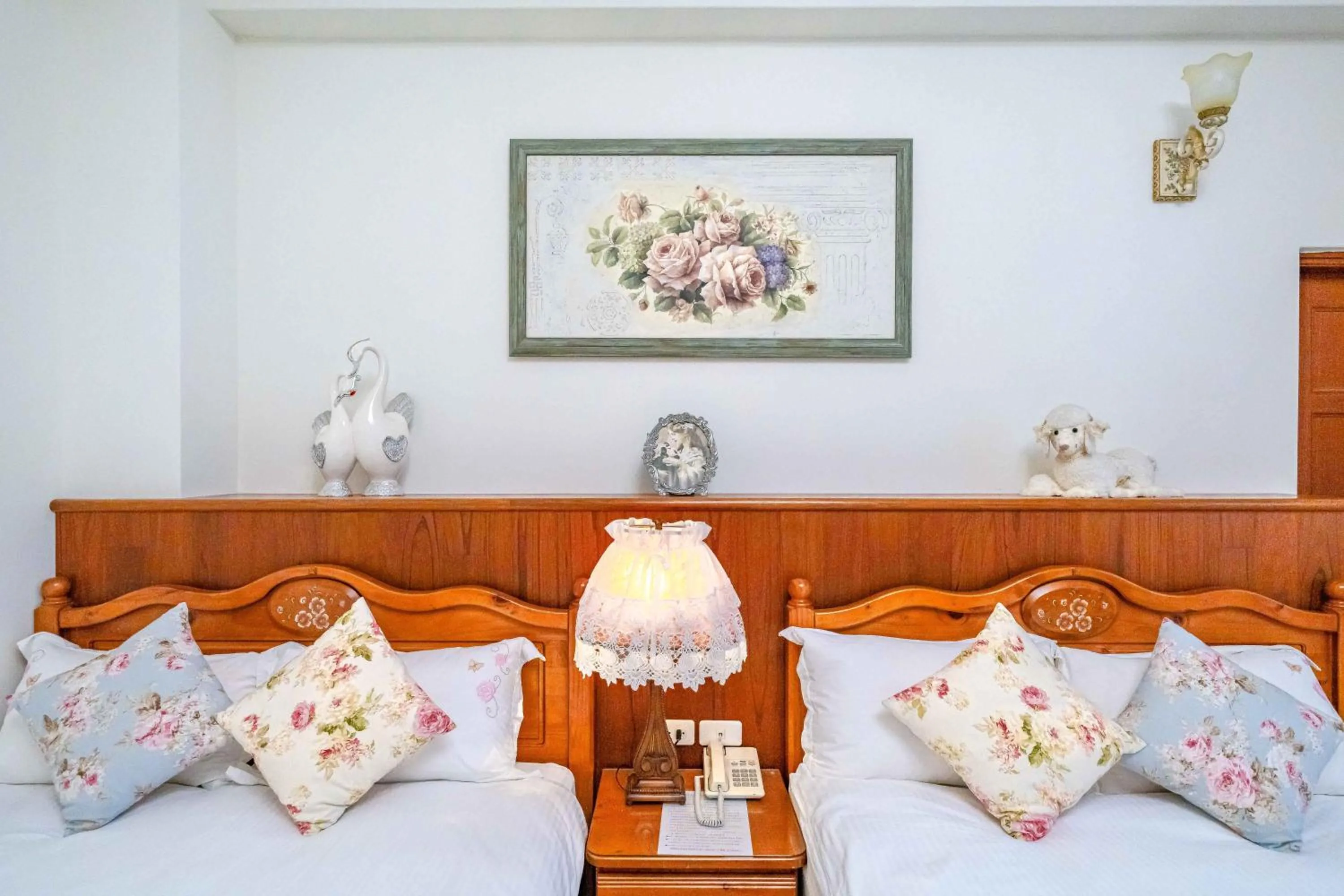 People, Bed in Evergreen Garden House