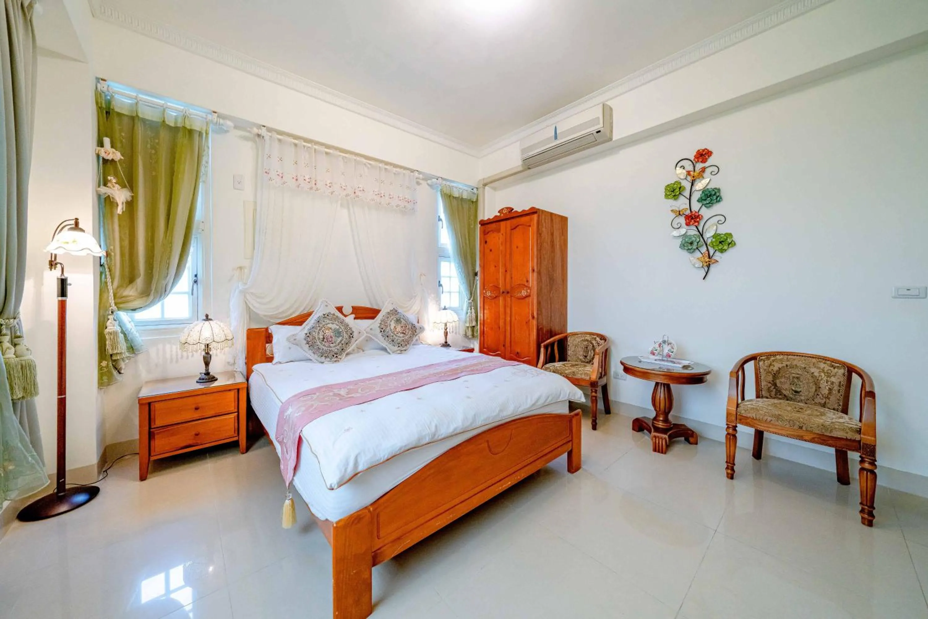 Bed in Evergreen Garden House