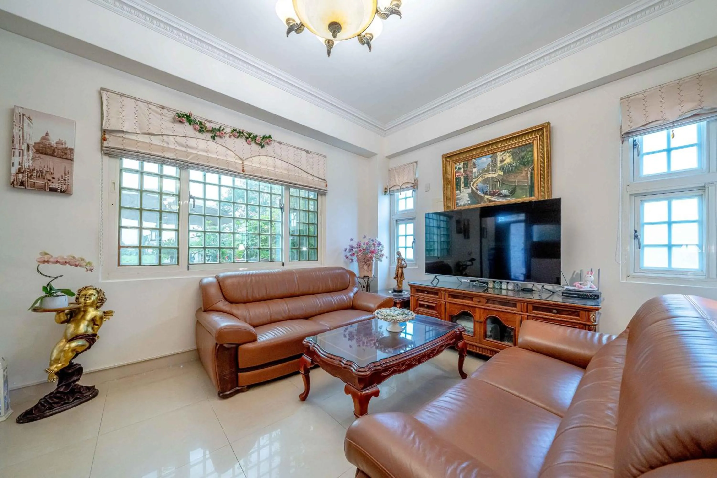 Living room in Evergreen Garden House