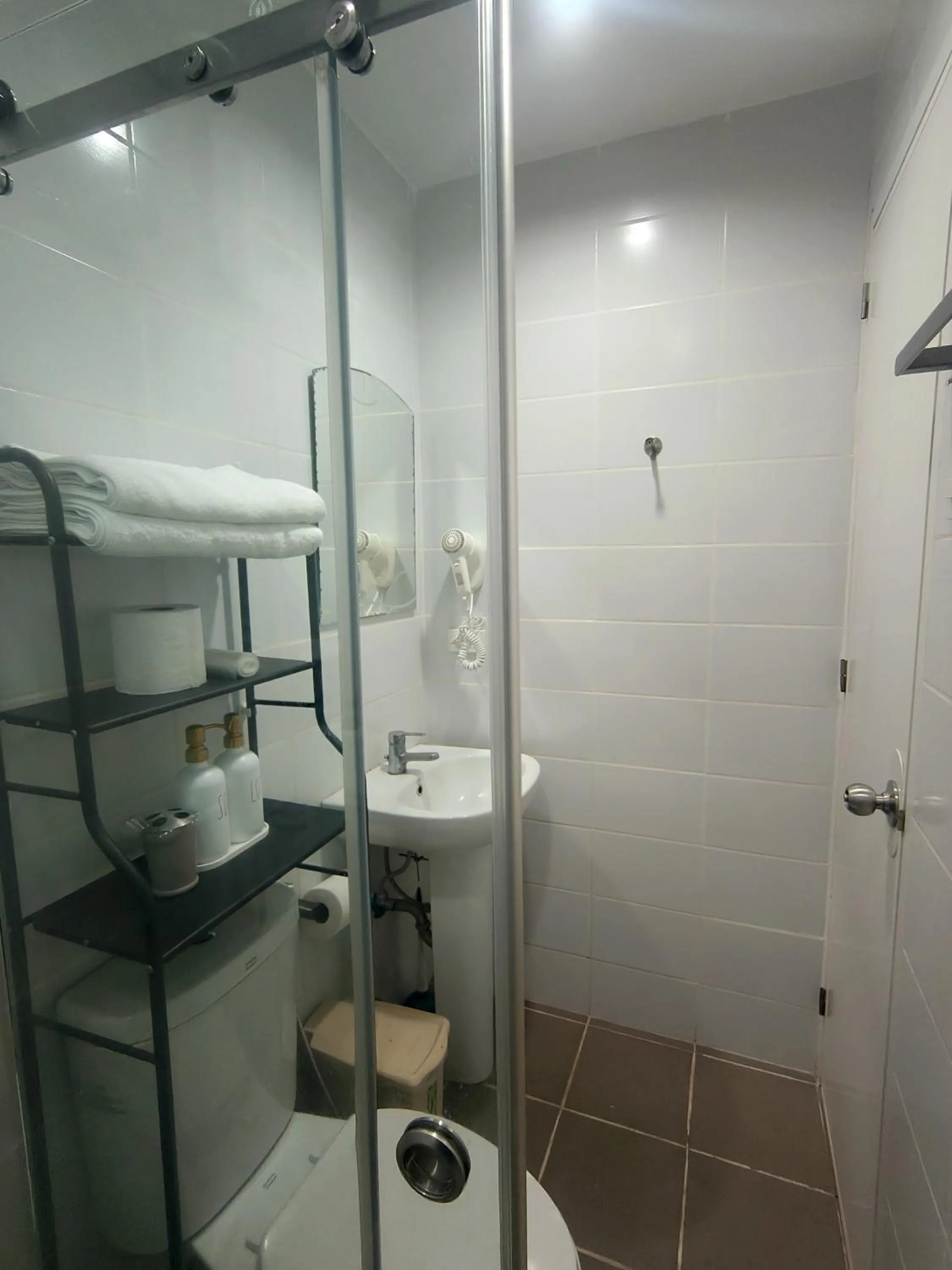 2 Bedroom Condo @ Midpoint Residences w/ City View