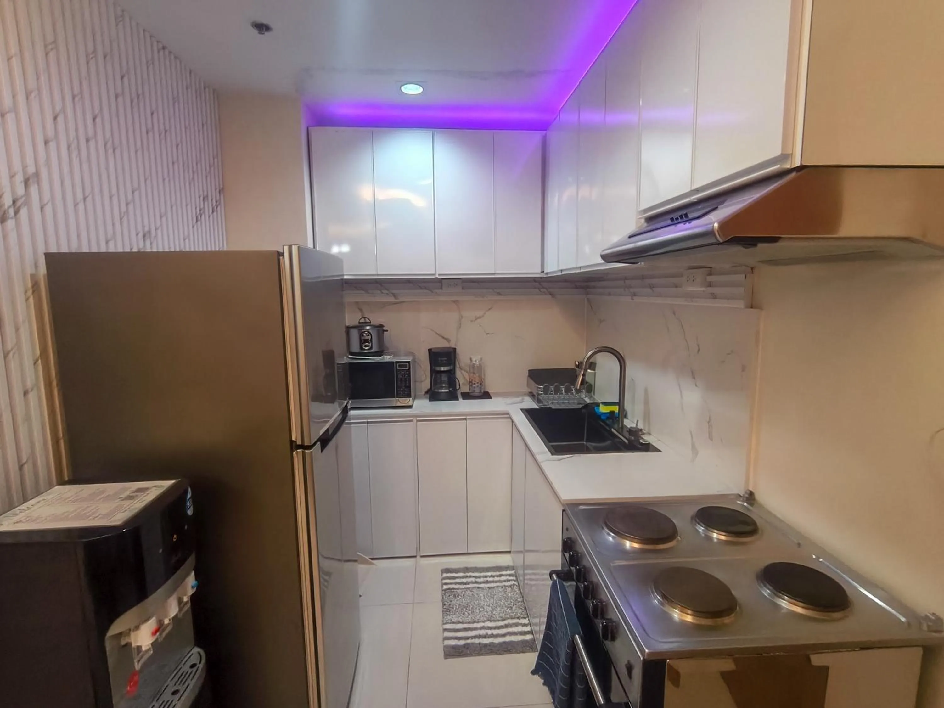 2 Bedroom Condo @ Midpoint Residences w/ City View