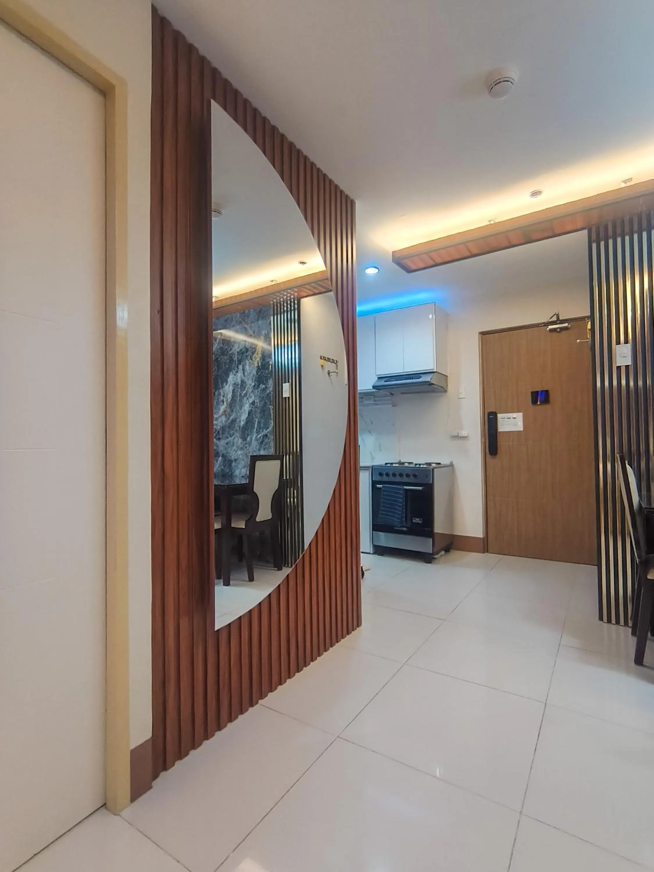 2 Bedroom Condo @ Midpoint Residences w/ City View