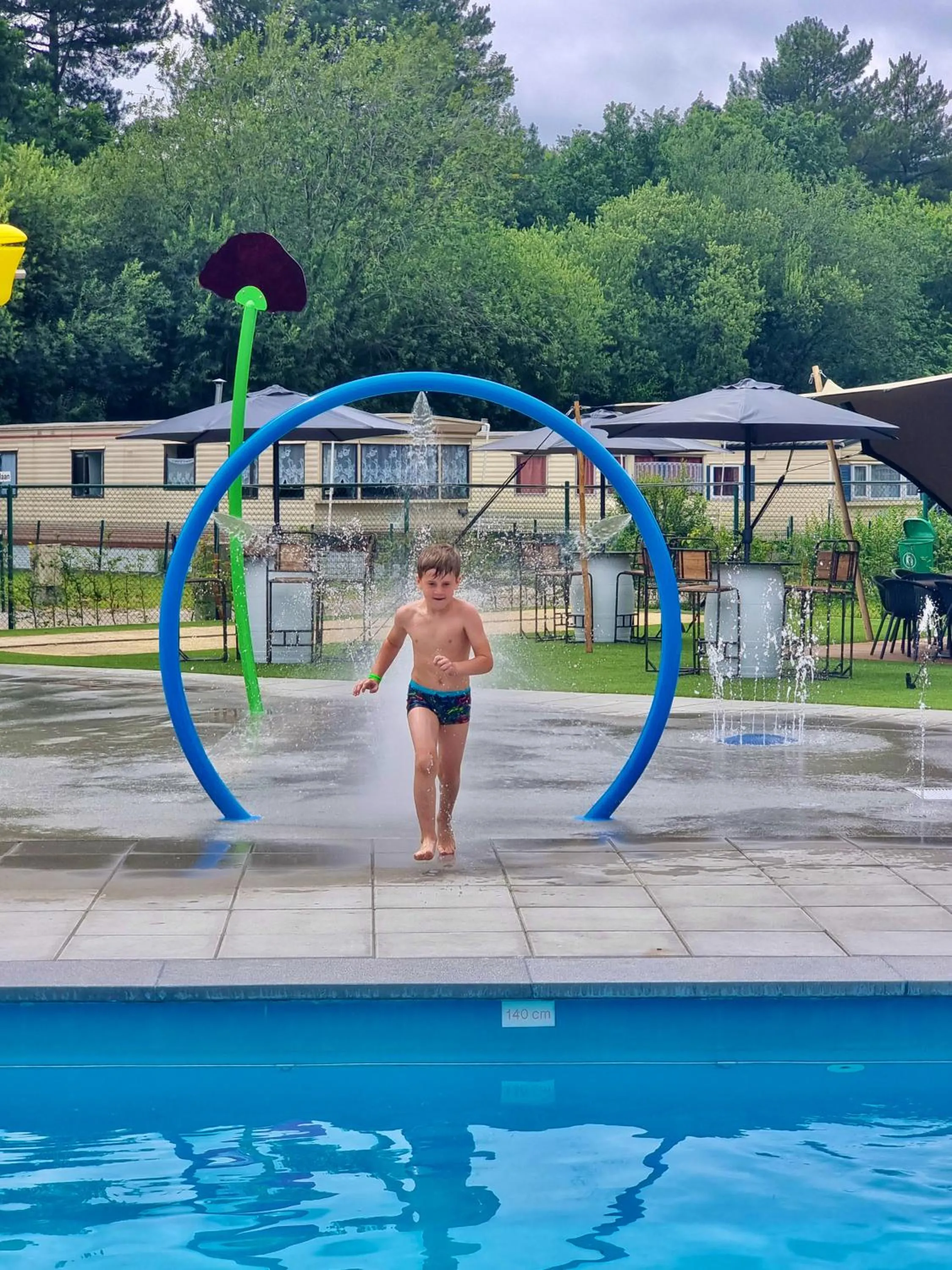 Swimming pool in Vakantiepark Breebos