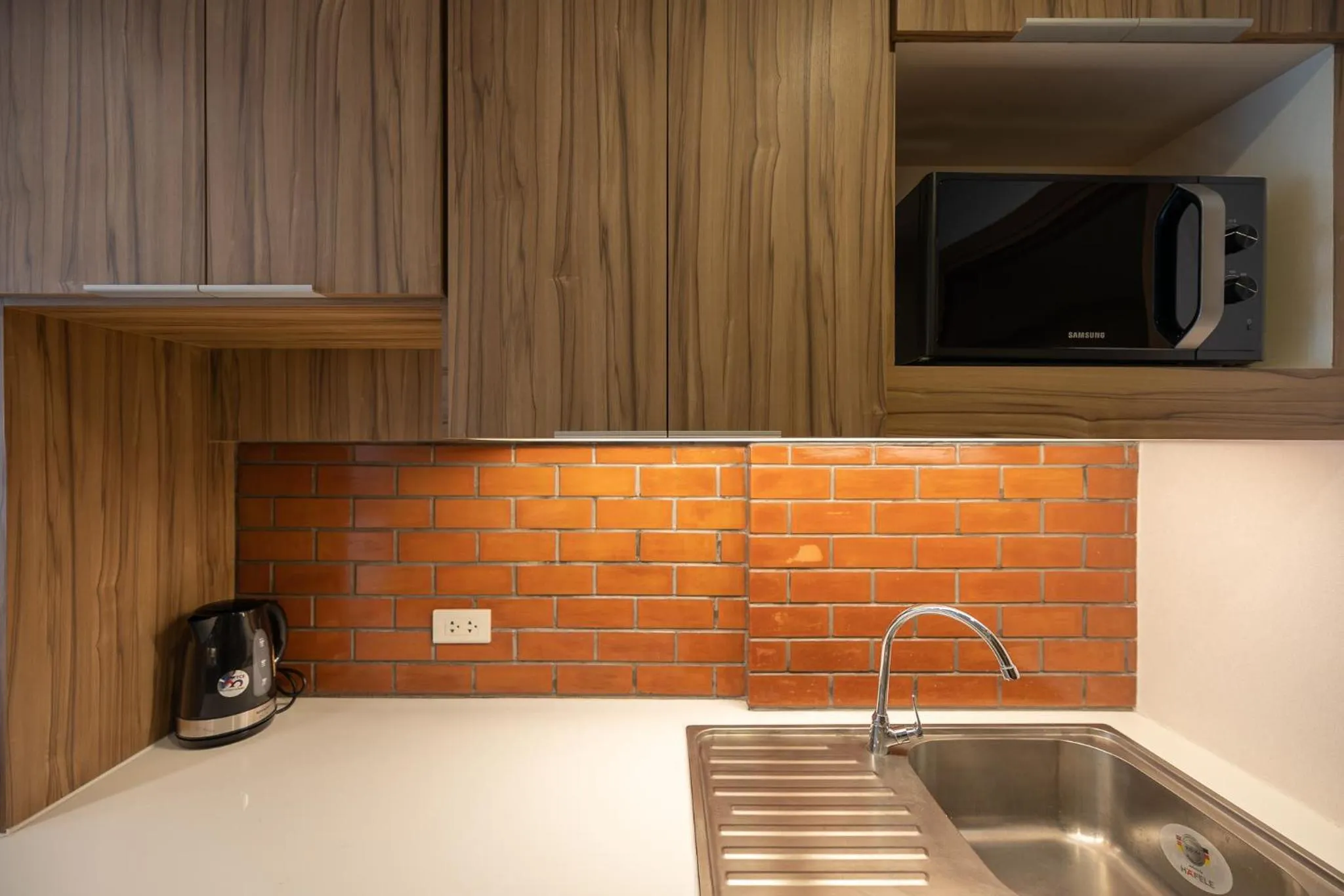 microwave in Exoresidence The Heart of Chinatown