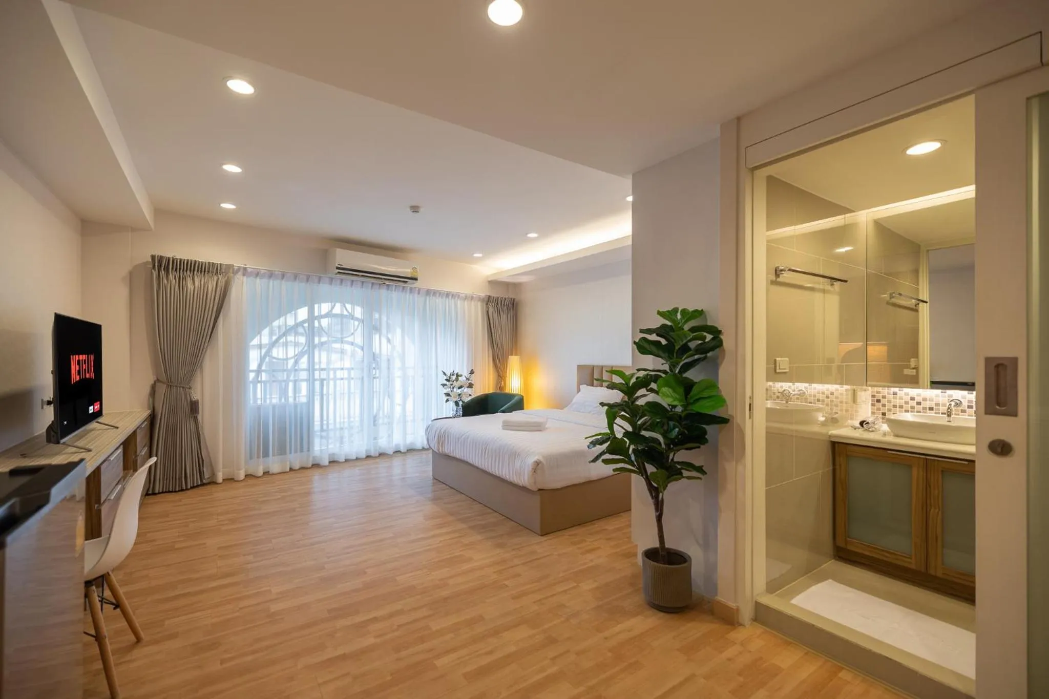 Photo of the whole room, Bed in Exoresidence The Heart of Chinatown