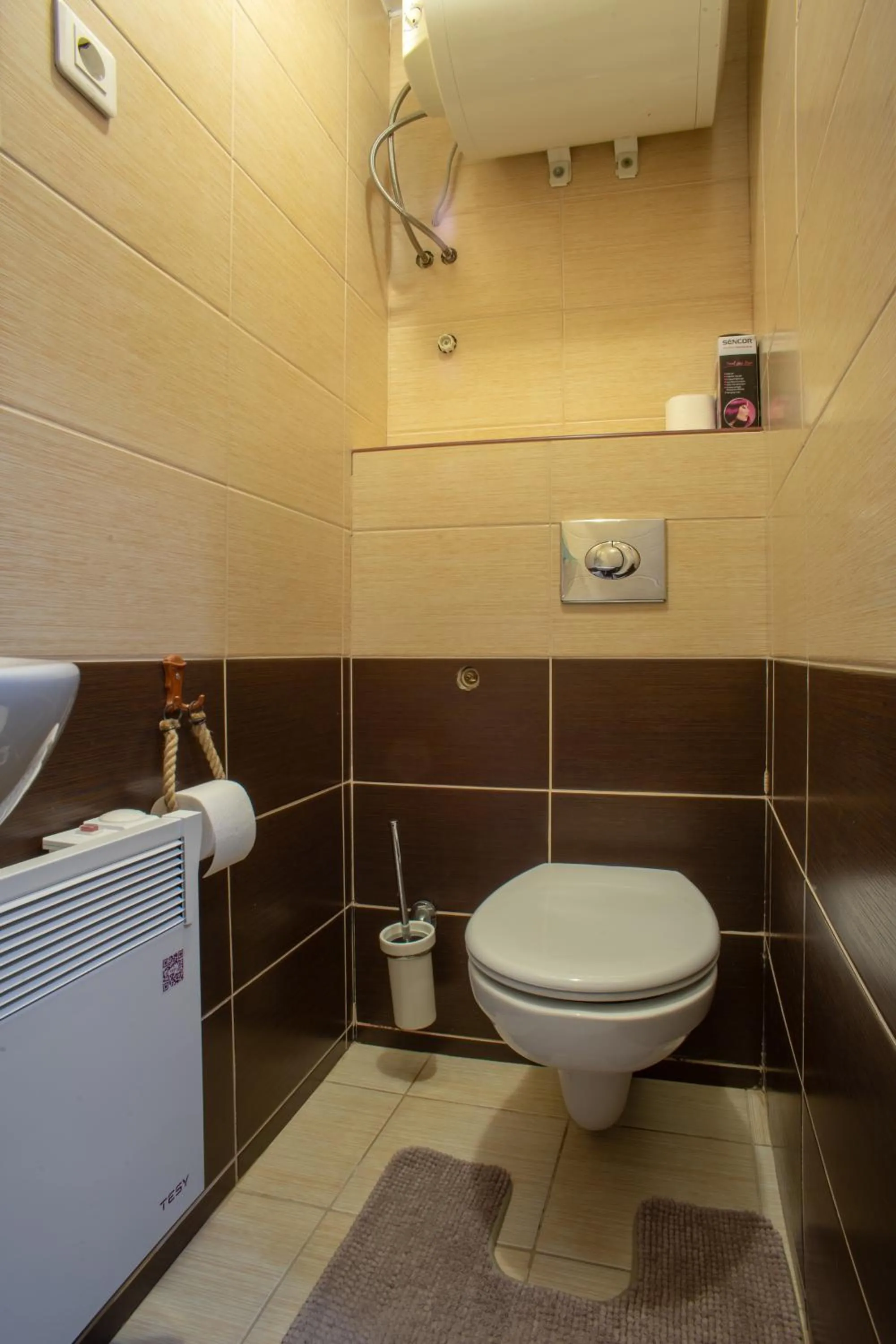 Toilet in Apartments Peaks