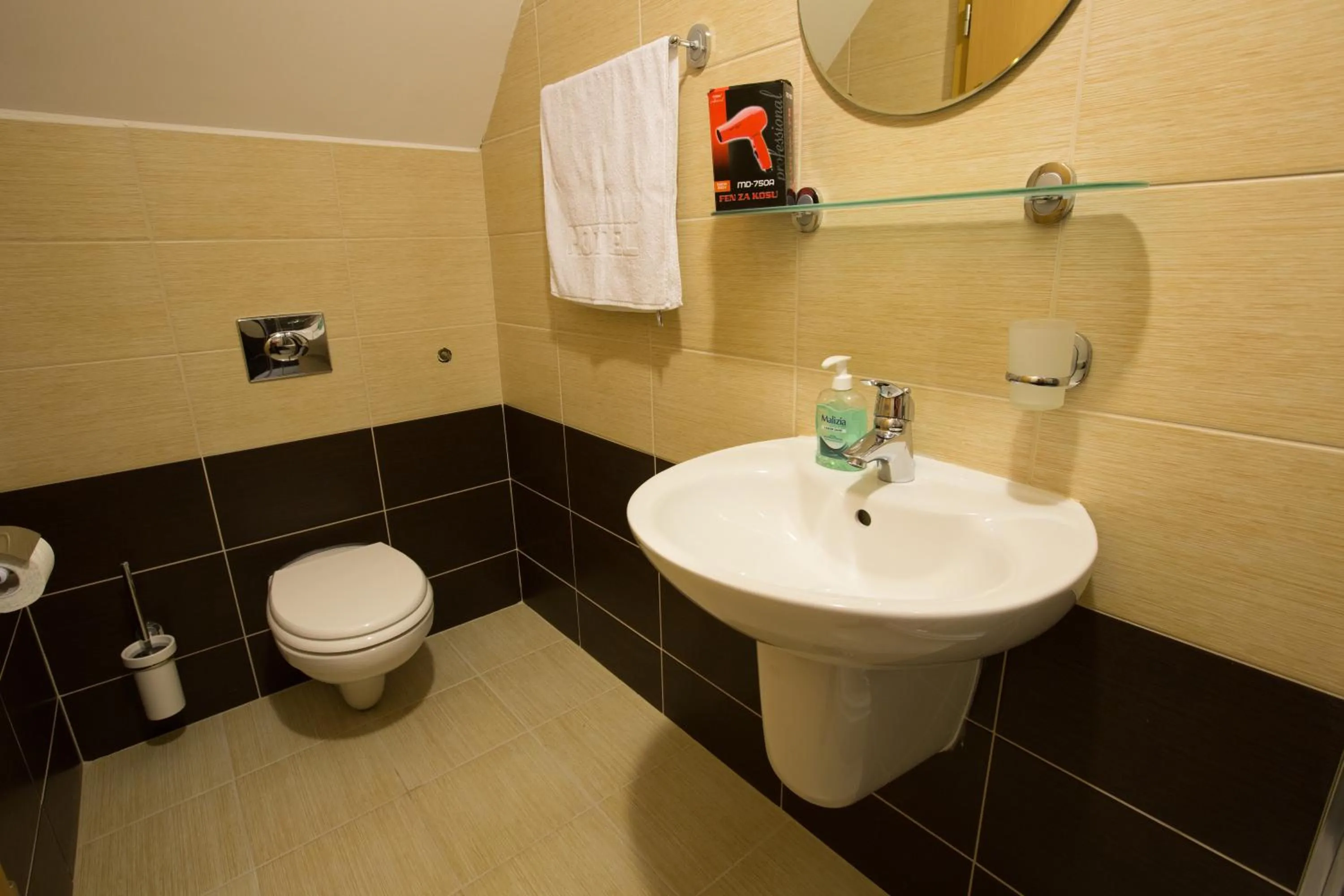 Toilet in Apartments Peaks