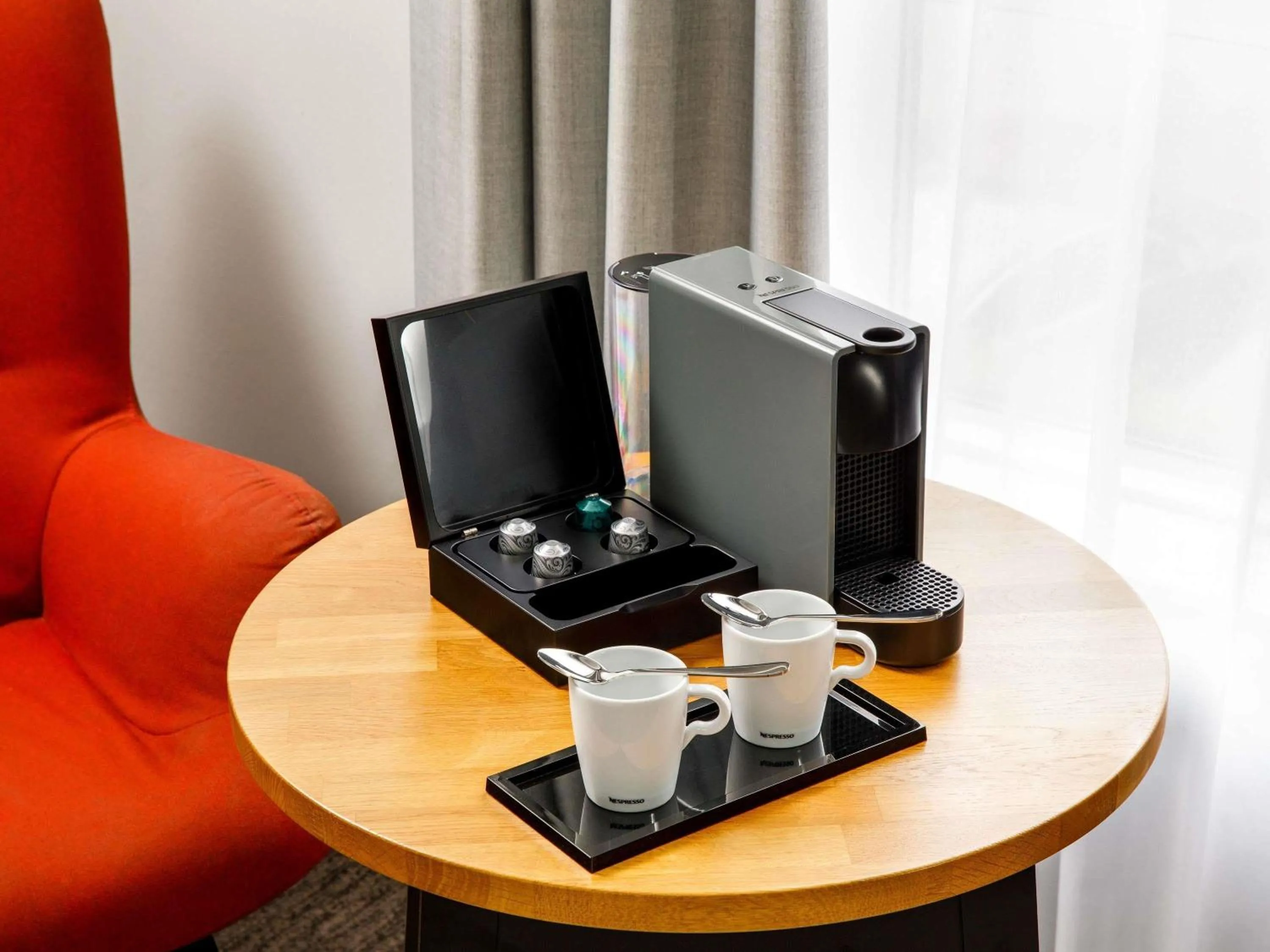 Bedroom in Mercure Cardiff North Hotel