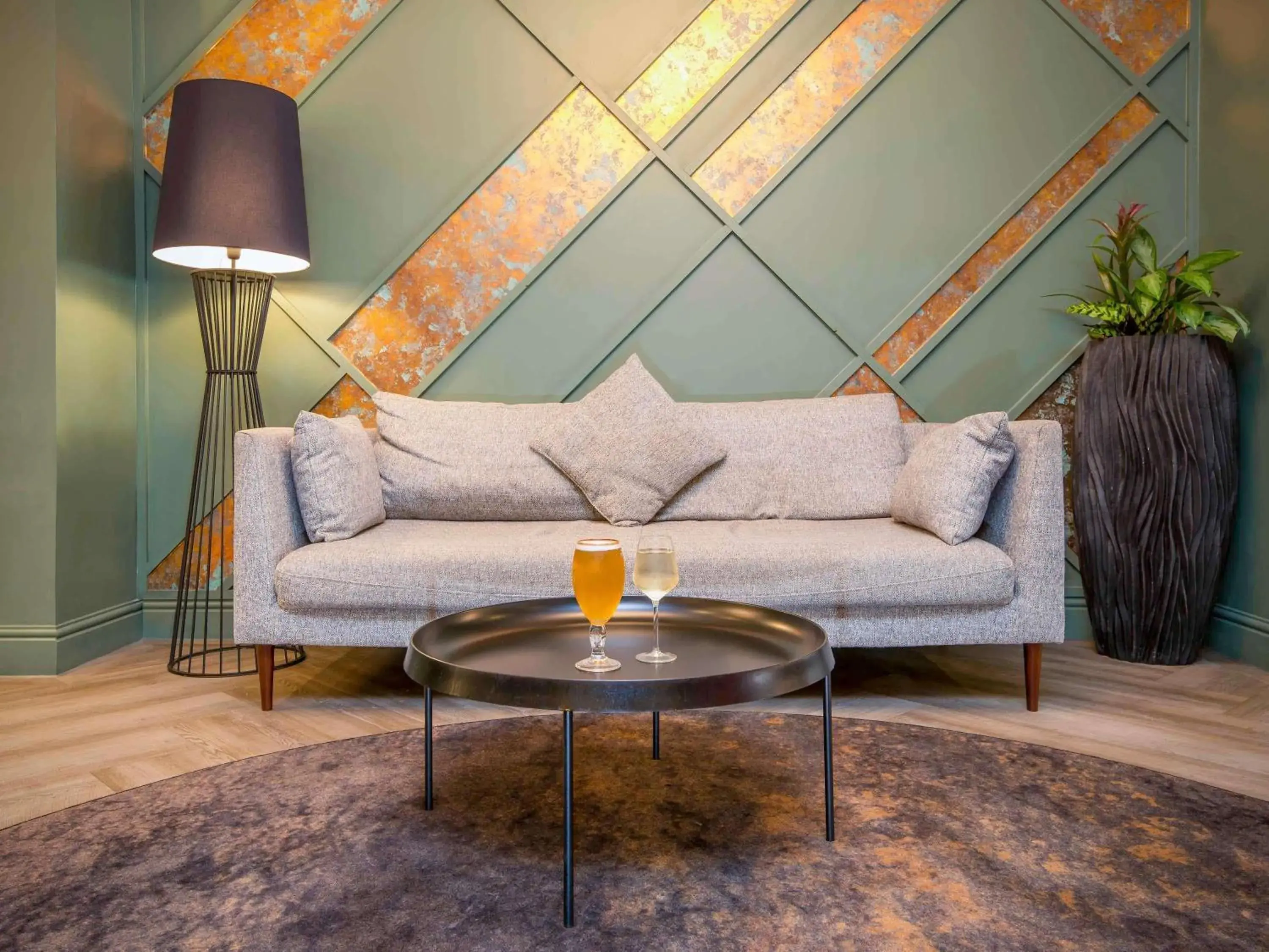 Property building in Mercure Cardiff North Hotel Property building in Mercure Cardiff North Hotel