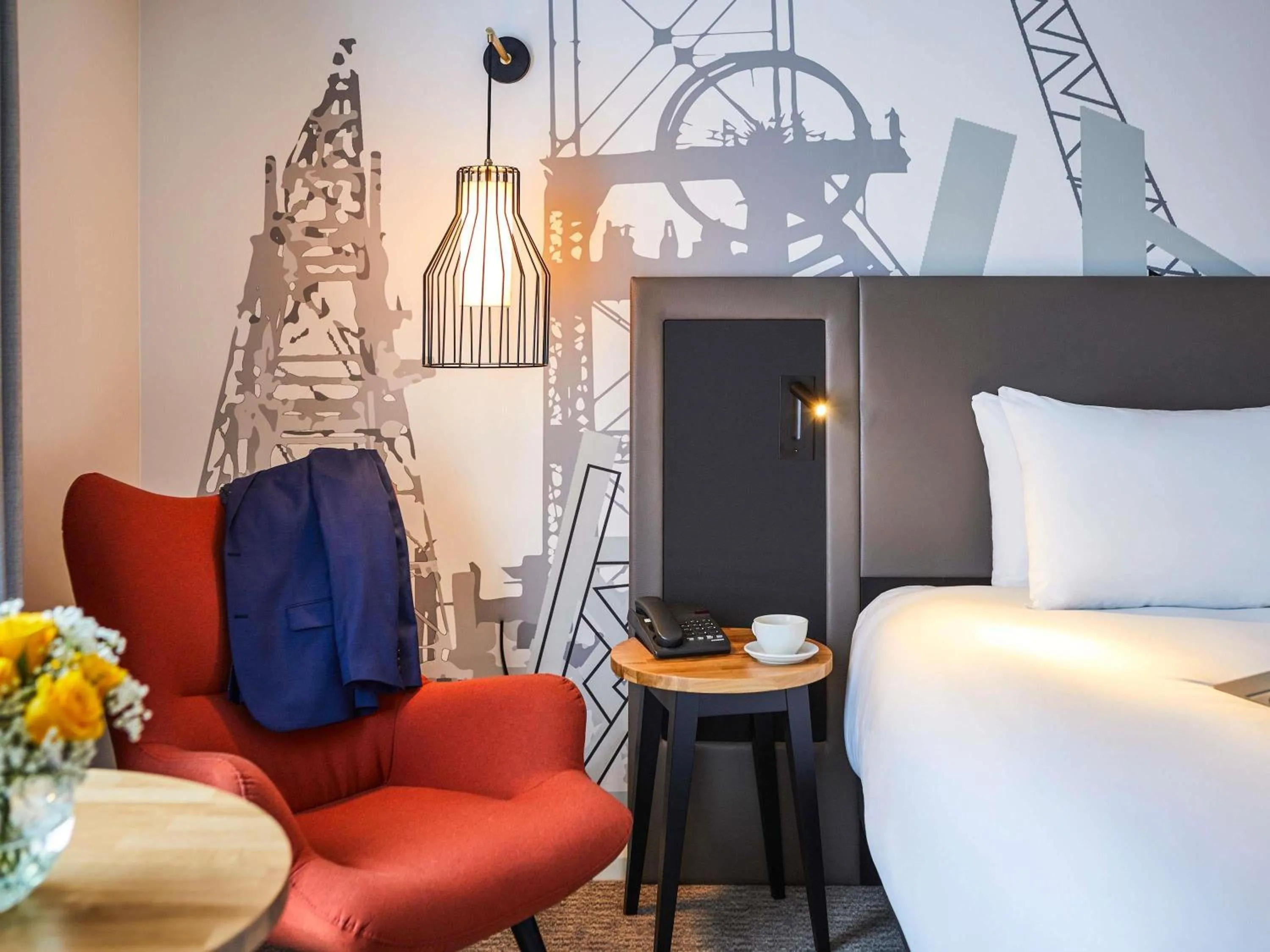 Bedroom, Bed in Mercure Cardiff North Hotel