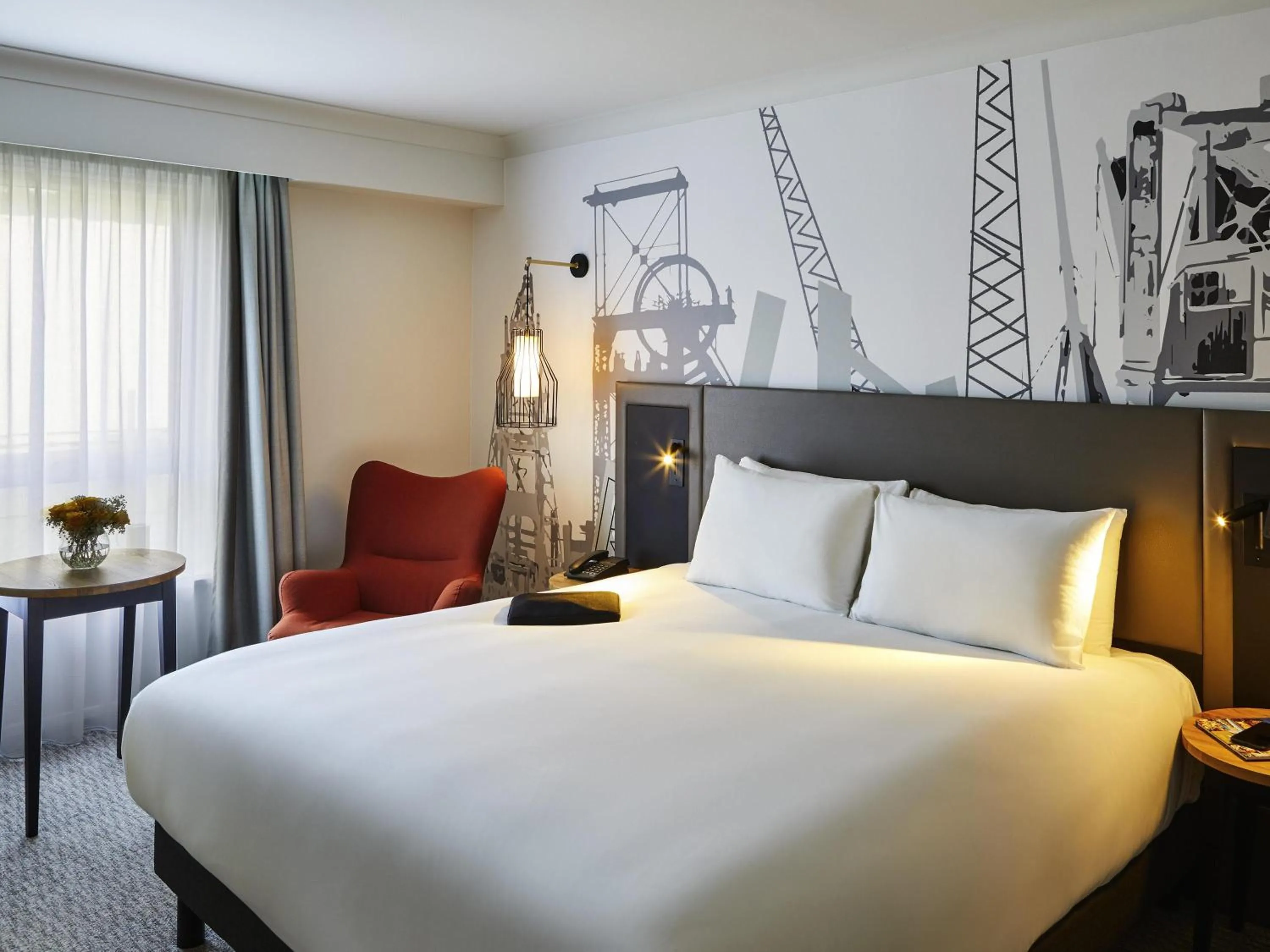 Bedroom, Bed in Mercure Cardiff North Hotel