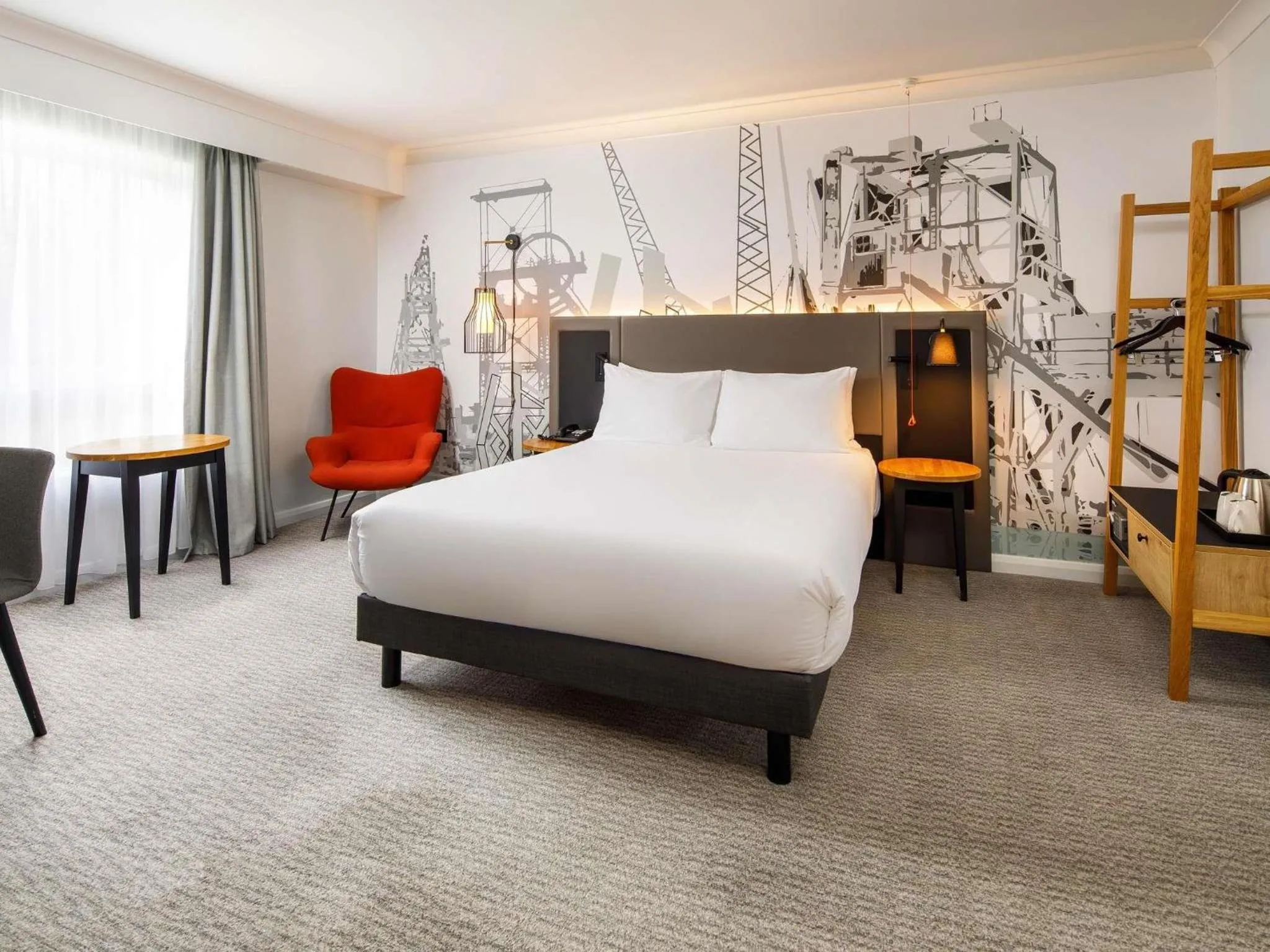 Bedroom, Bed in Mercure Cardiff North Hotel