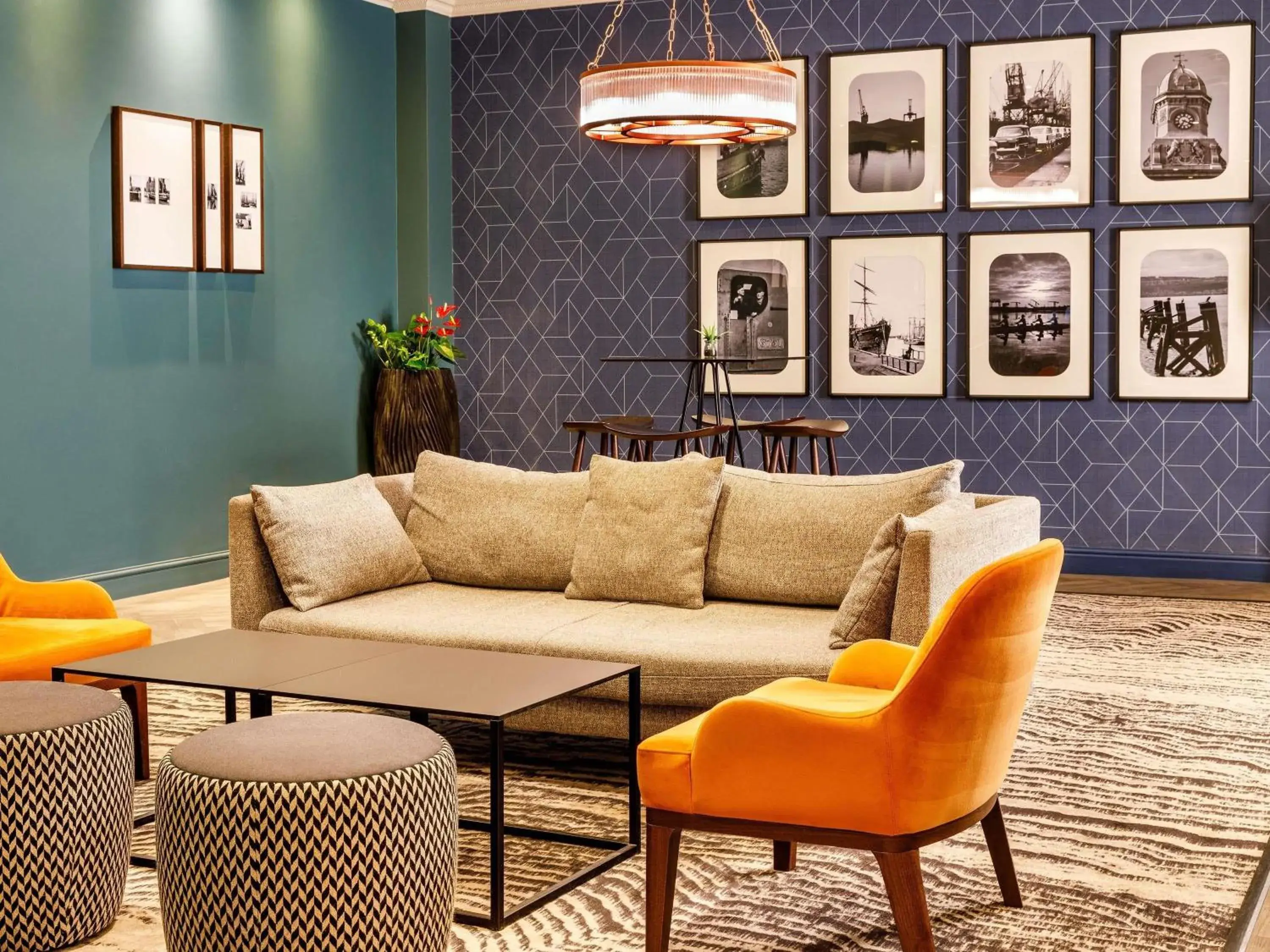 Property building in Mercure Cardiff North Hotel Property building in Mercure Cardiff North Hotel