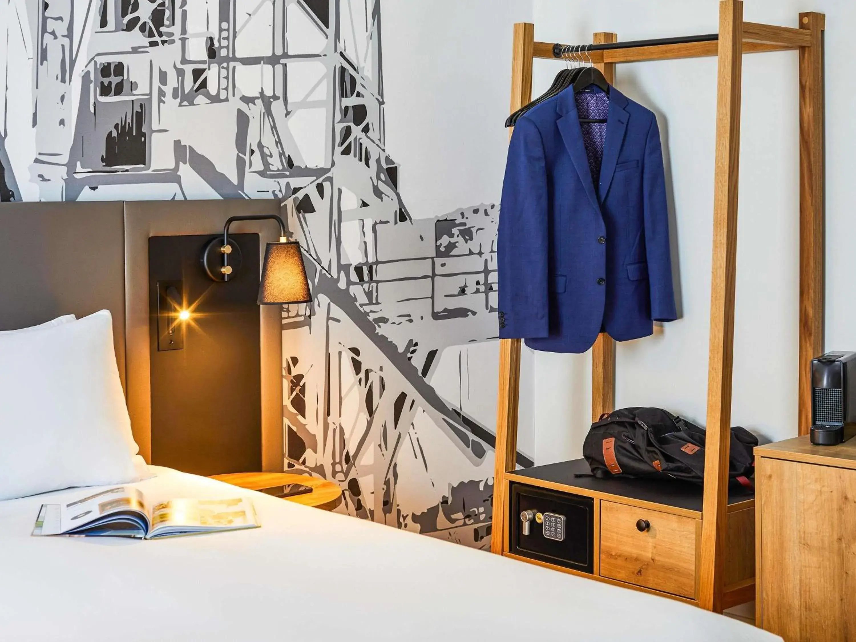 Bedroom, Bed in Mercure Cardiff North Hotel Bedroom, Bed in Mercure Cardiff North Hotel