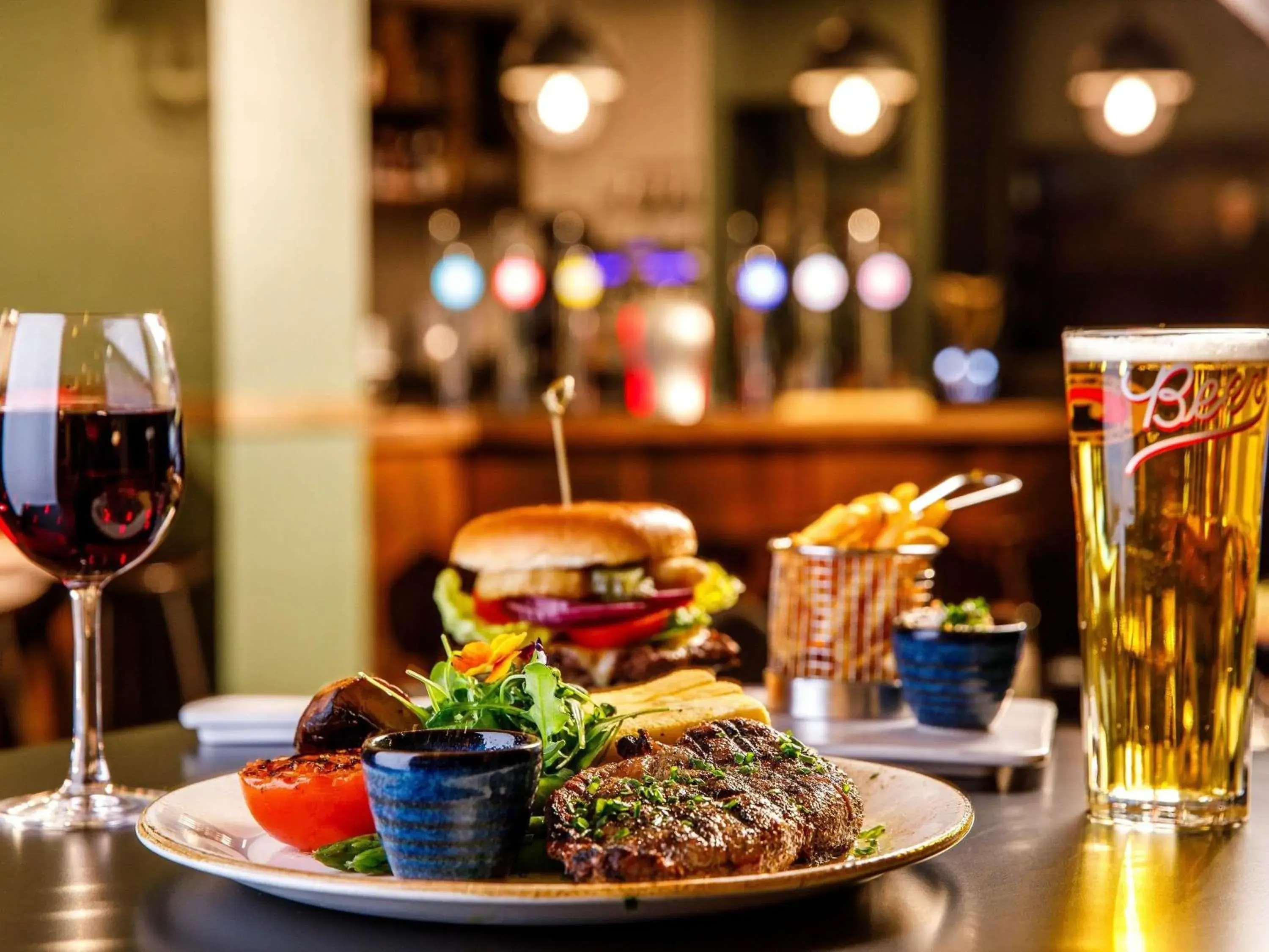 Restaurant/places to eat in Mercure Cardiff North Hotel Restaurant/places to eat in Mercure Cardiff North Hotel